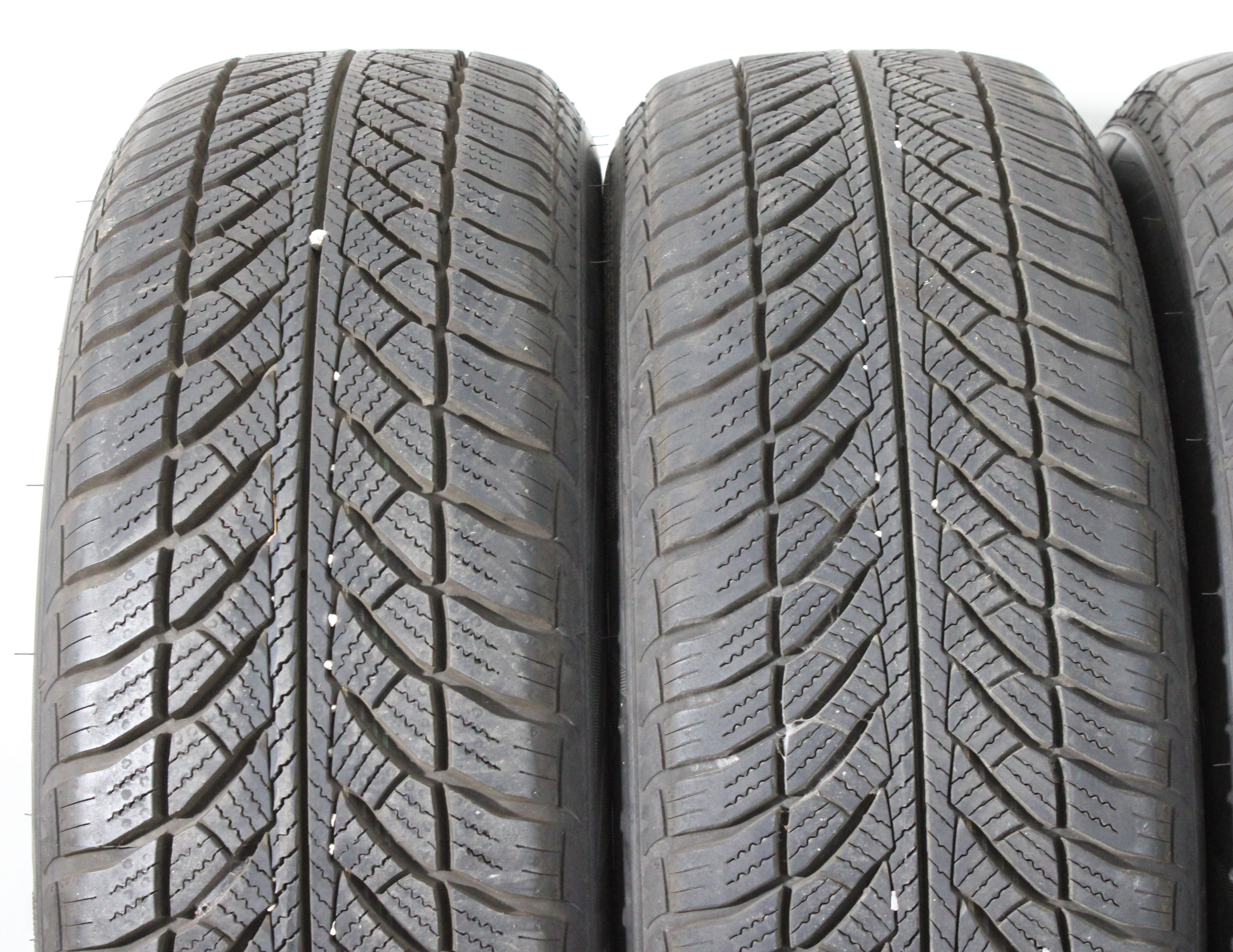 4 x 205/60R16 92H Pneumatici invernali Goodyear Ultra Grip 8 Performance * Runflat 3x7-7,5mm/1x8mm 3x2016/1x2022