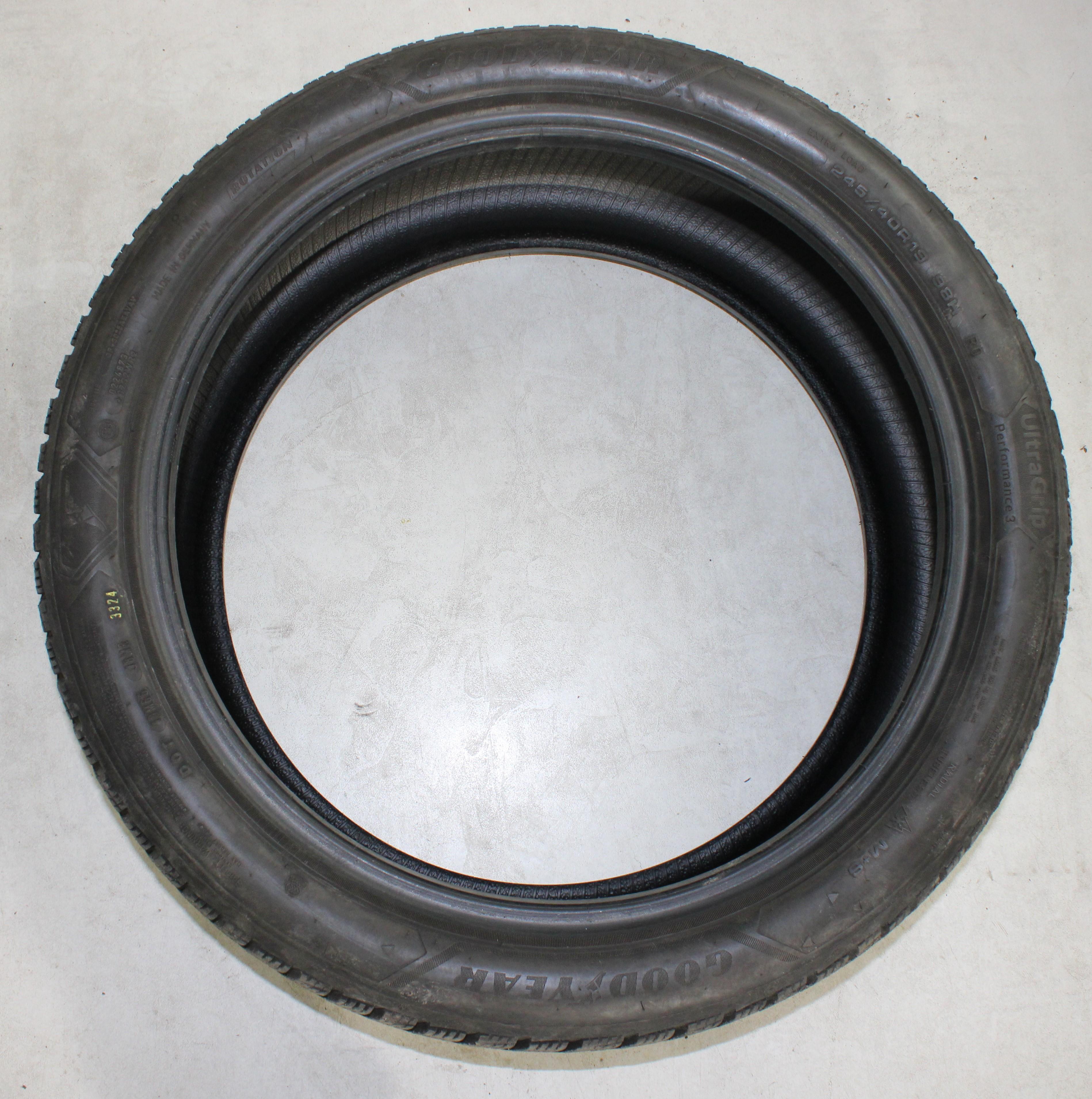 2 x 245/40R19 98H Winterreifen Goodyear Ultra Grip Performance 3 R0 7,5mm 2024/2025 XL
