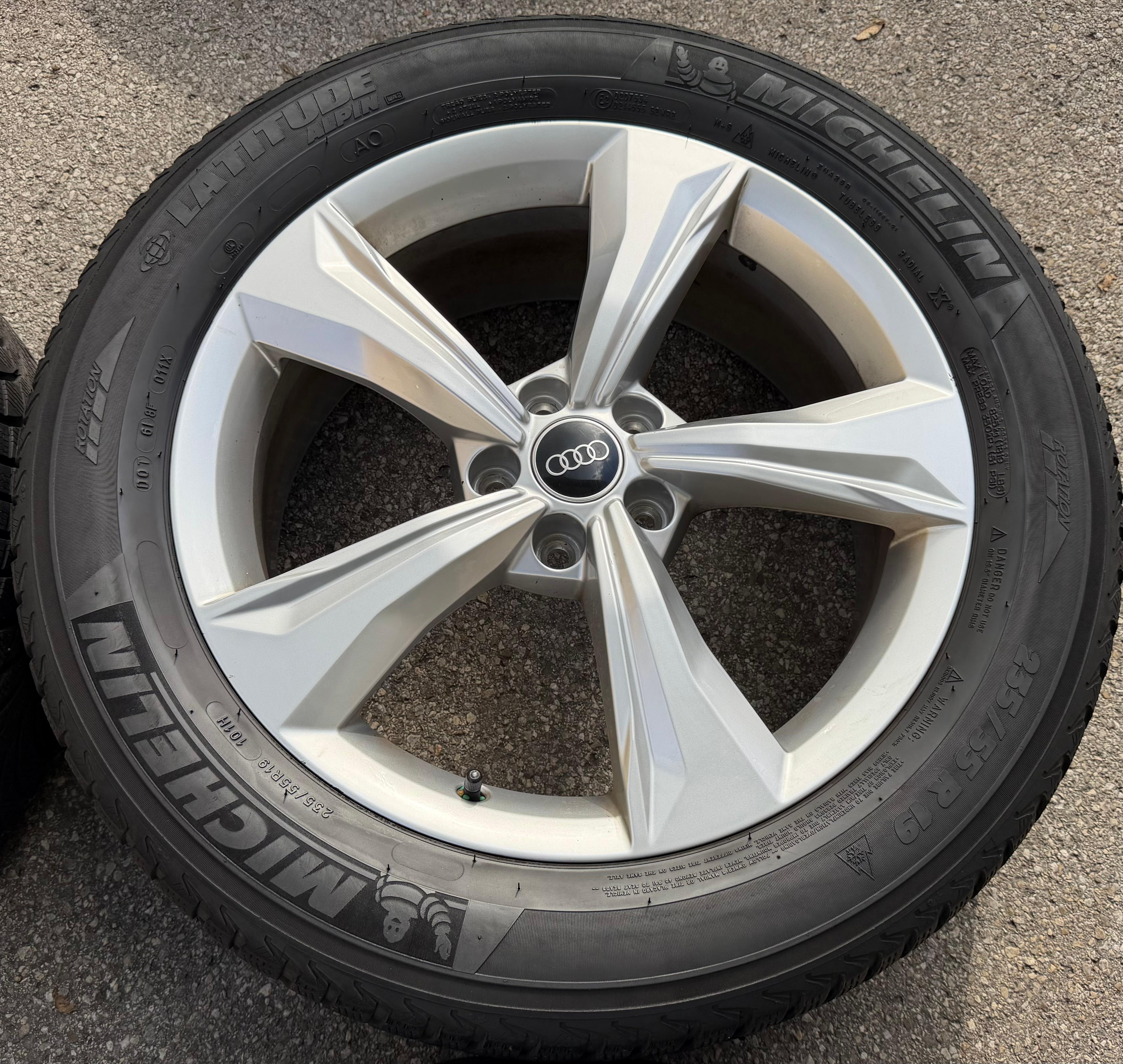 4 ruedas de invierno de aleación originales de 19" para Audi Q5 SQ5 FY 80A601025K 235/55R19 101H Michelin 2021