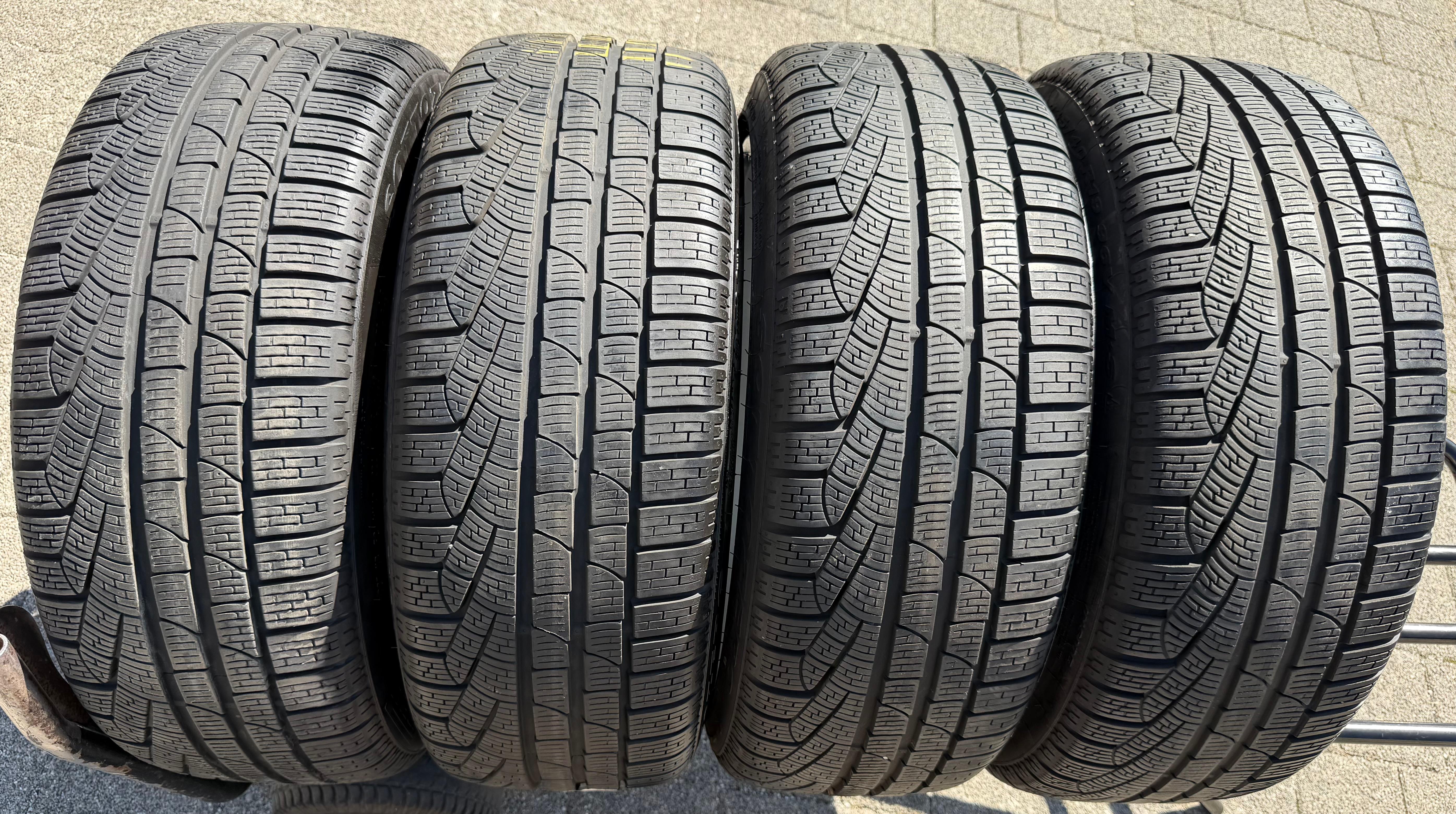 4 Original 19" Alu Winterräder Audi RS4 RS5 8W 8W0601025CP 235/40R19 96V Pirelli