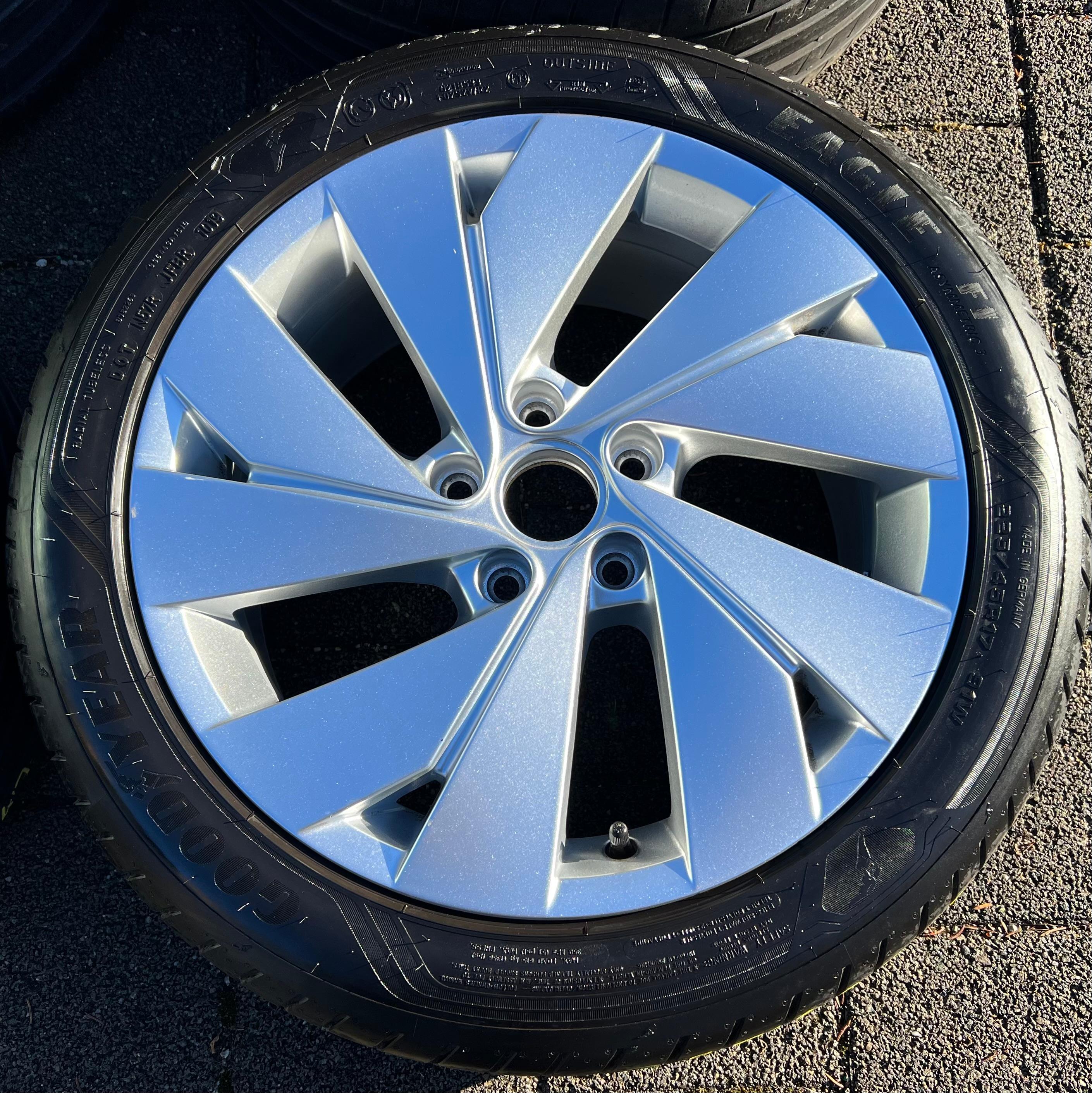 4 CERCHI ESTIVI IN ALLUMINIO ORIGINALI DA 17" VW GOLF 8 VIII 225/45R17 91W GOODYEAR BELMONT CONSEGNA GRATUITA