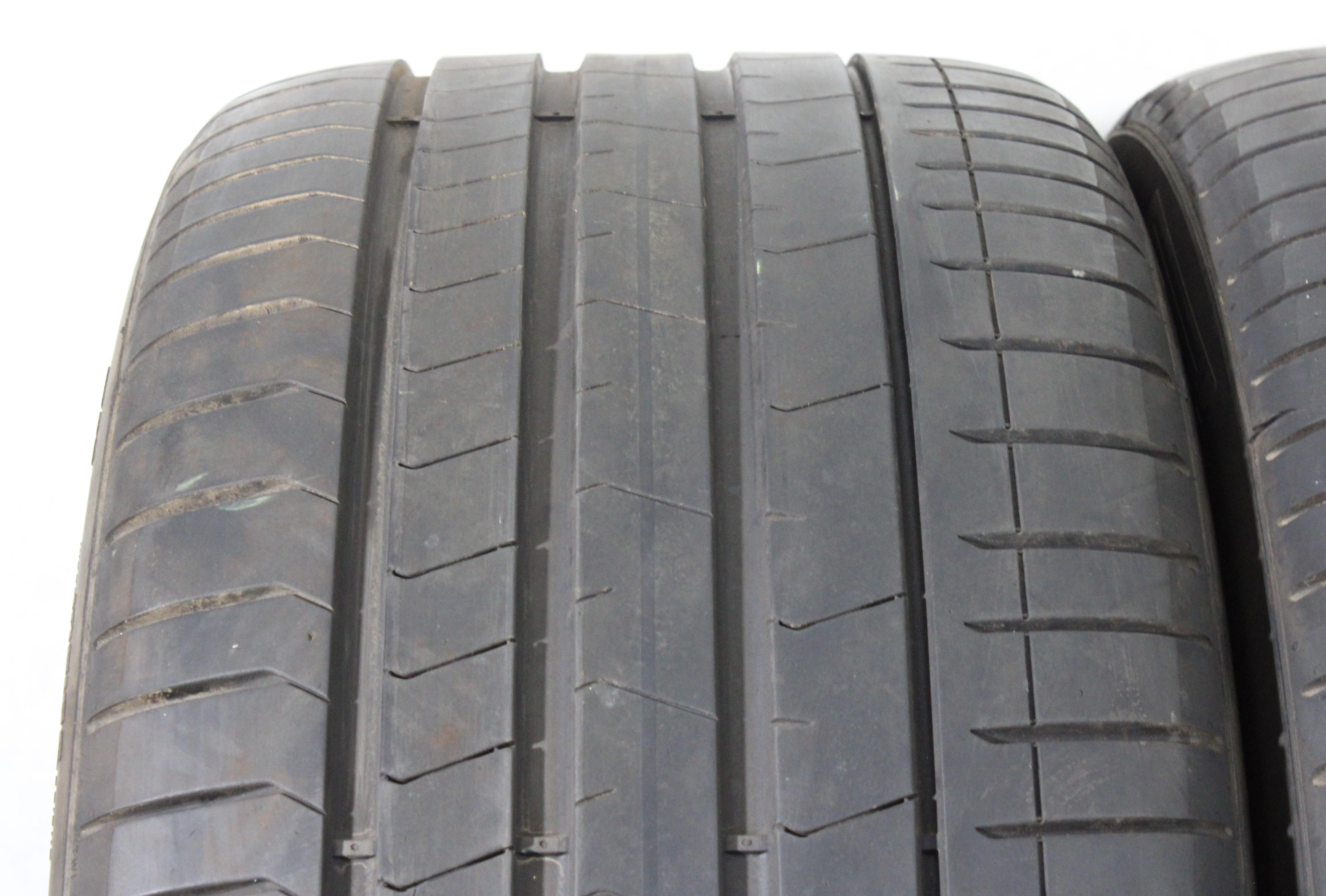 2 x 315/35R21 111Y zomerbanden Pirelli Pzero PZ4 * Runflat 6 mm 2023/2024