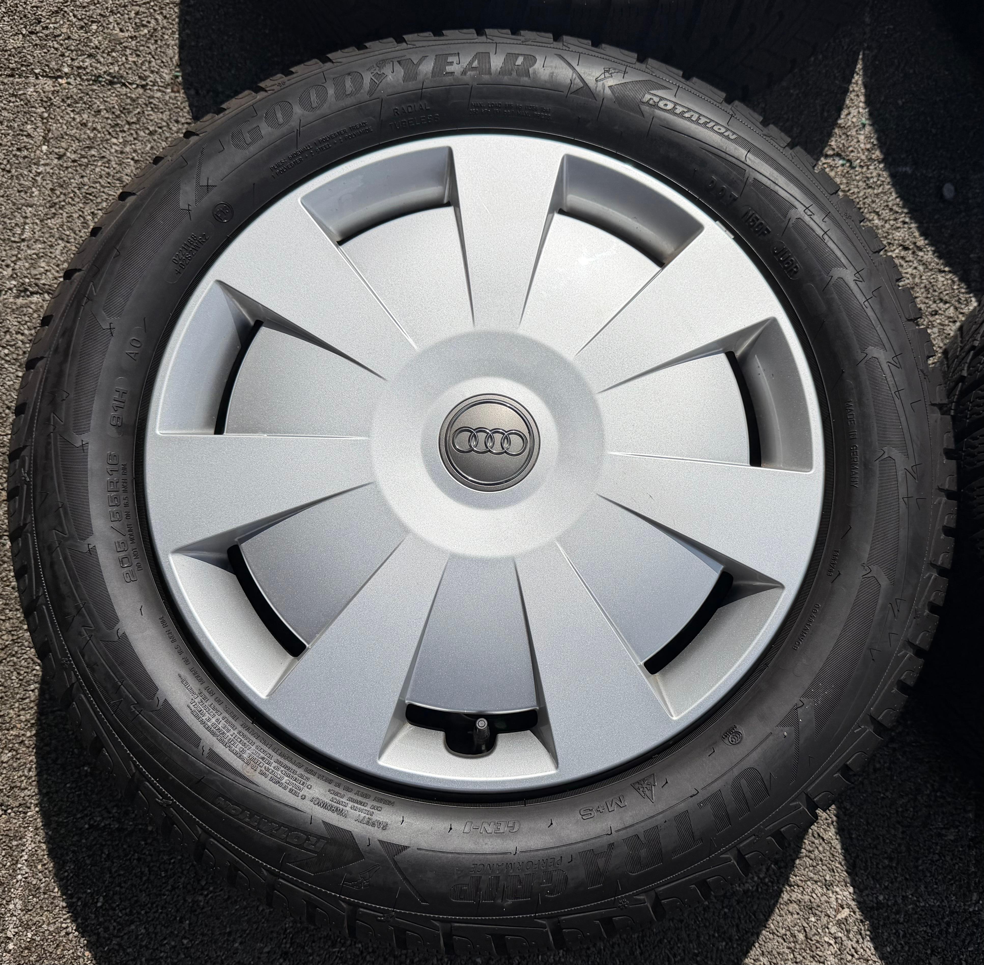 4 Winterräder Audi A3 8V Sportback Cabrio  205/55R16 91H Goodyear 8V0601027A 2020
