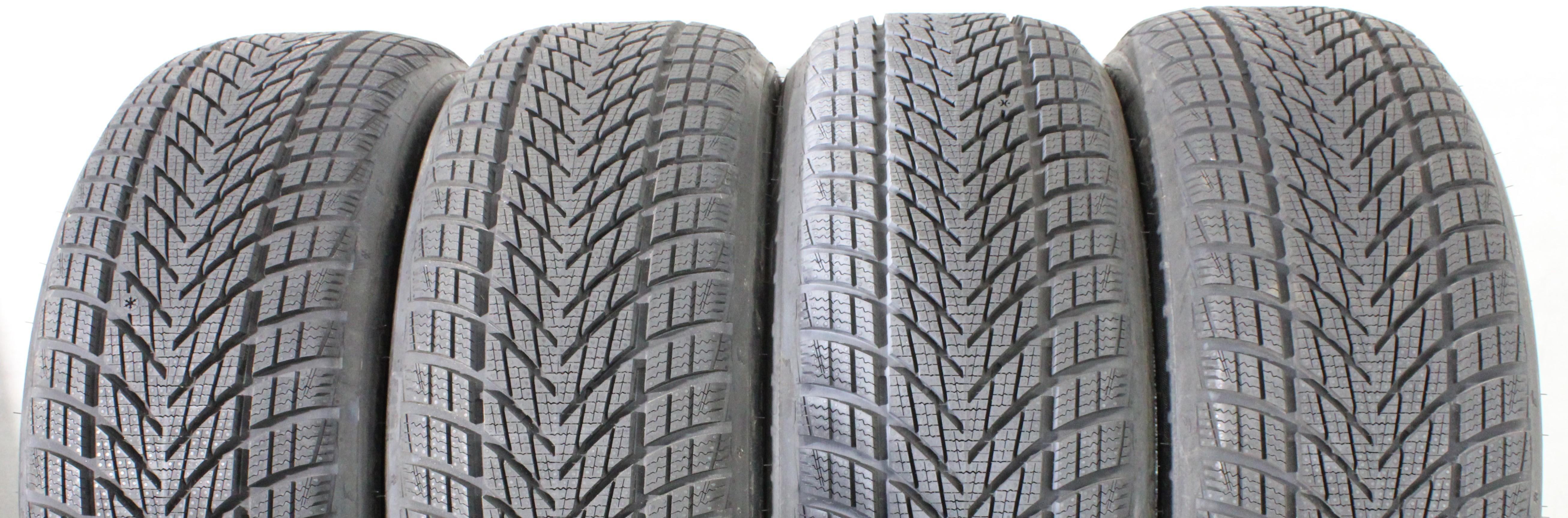 4 pneumatici invernali Goodyear Ultra Grip Performance 3 2023 205/55R17 95H * NUOVI