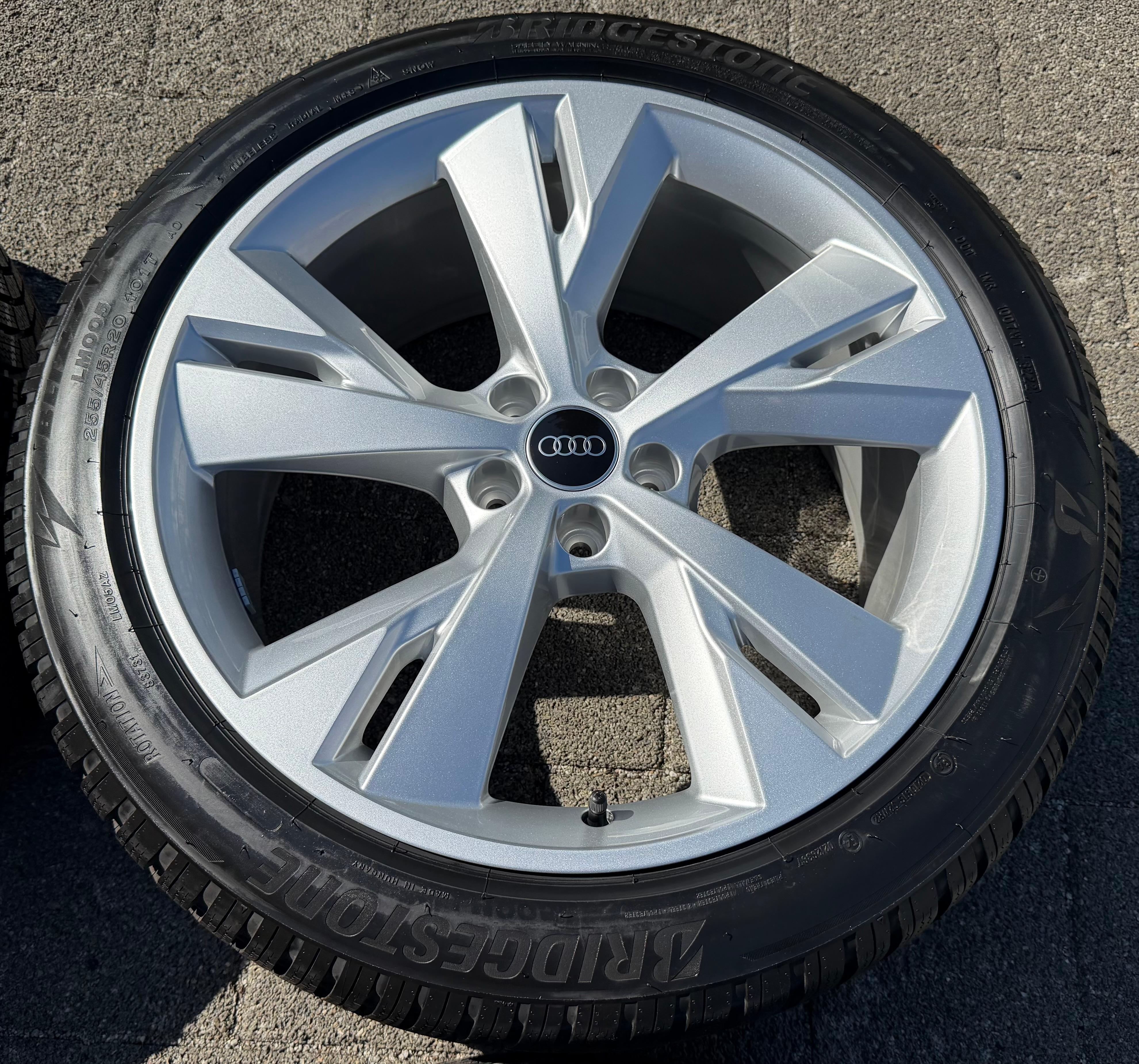 4 llantas de aluminio originales de invierno de 20" para Audi Q4 E-Tron, 235/50R20 101T y 255/45R20 101T, NUEVAS