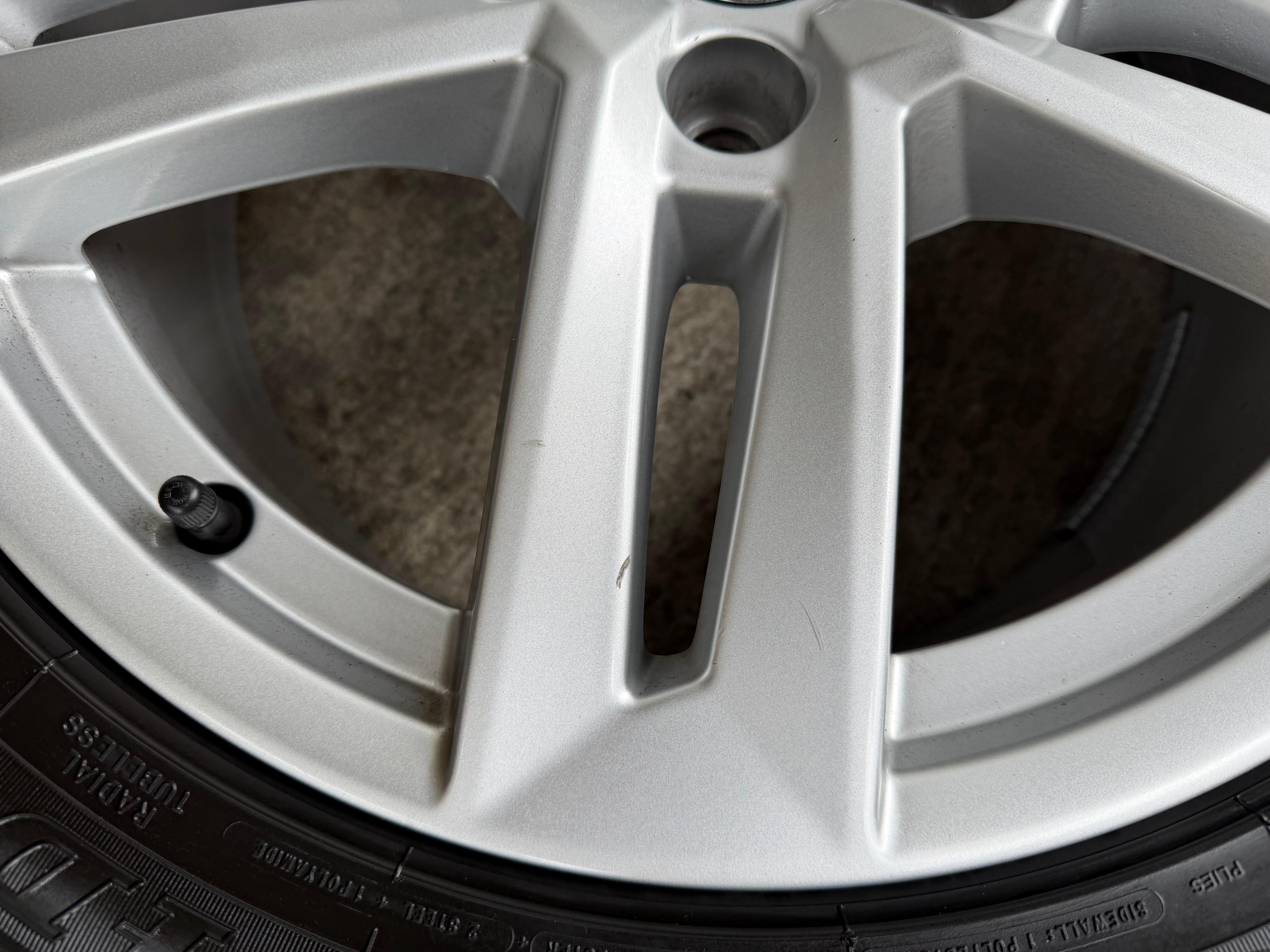 4 Original 17" Alu Winterräder Audi A4 B9 8W 8W0601025P 225/50R17 98H Dunlop
