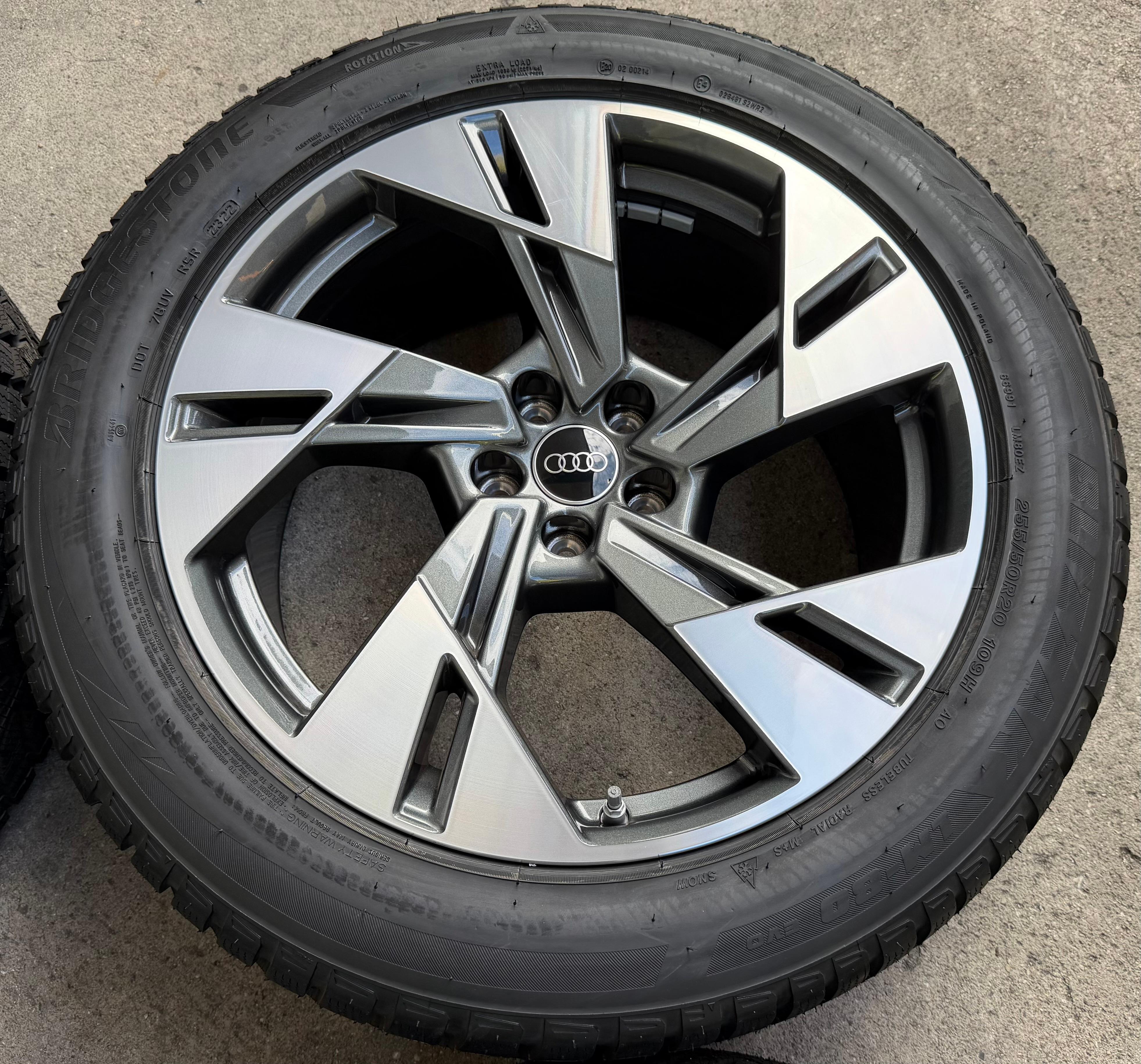 4 Original 20" Alu Winterräder Audi E-Tron Q8 Etron 4KE601025T 255/50R20 109H NEU