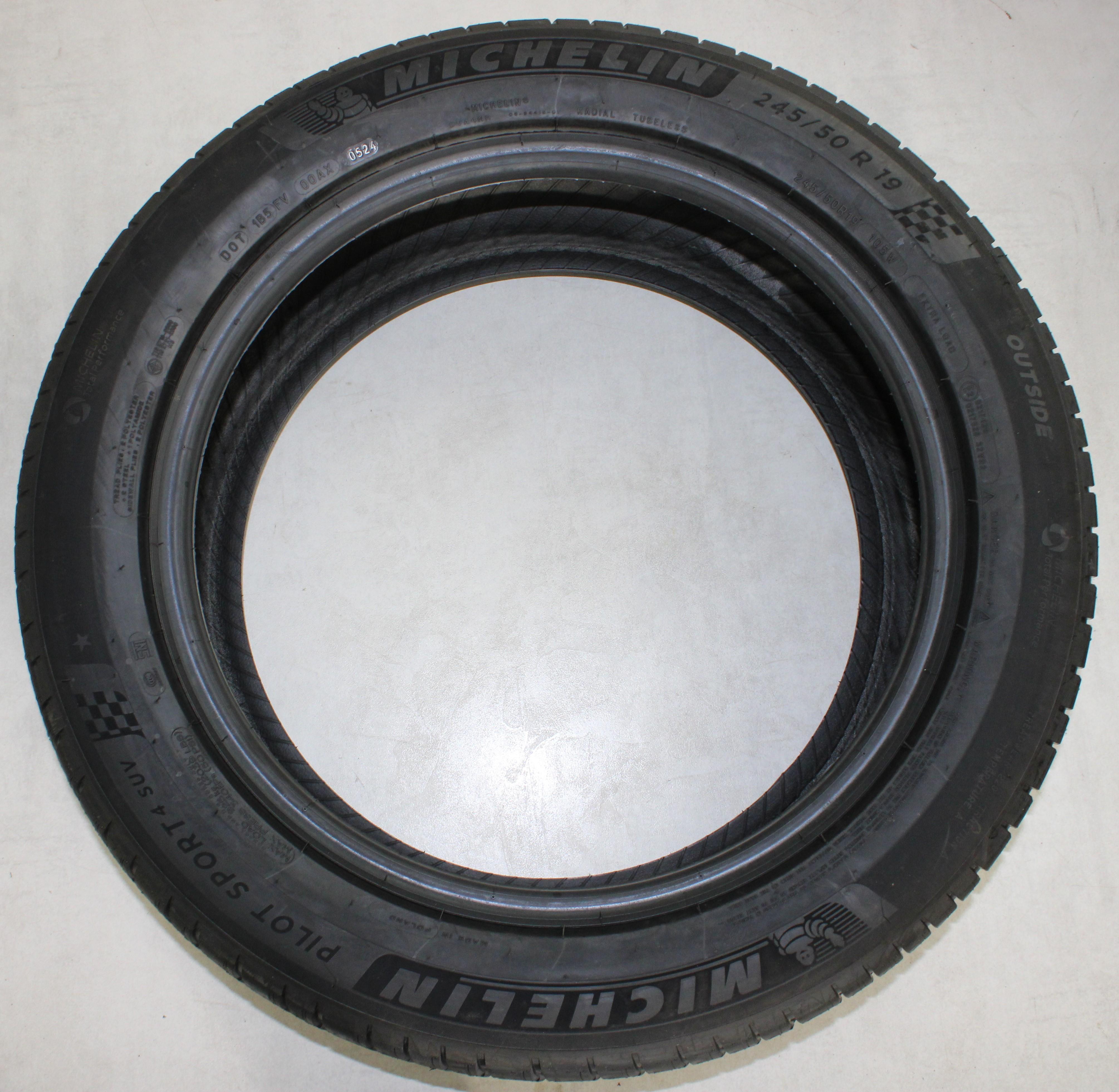 1 neumático de verano Michelin Pilot Sport 4 SUV 245/50R19 105W, con banda de rodadura completa, 2024 * NUEVO