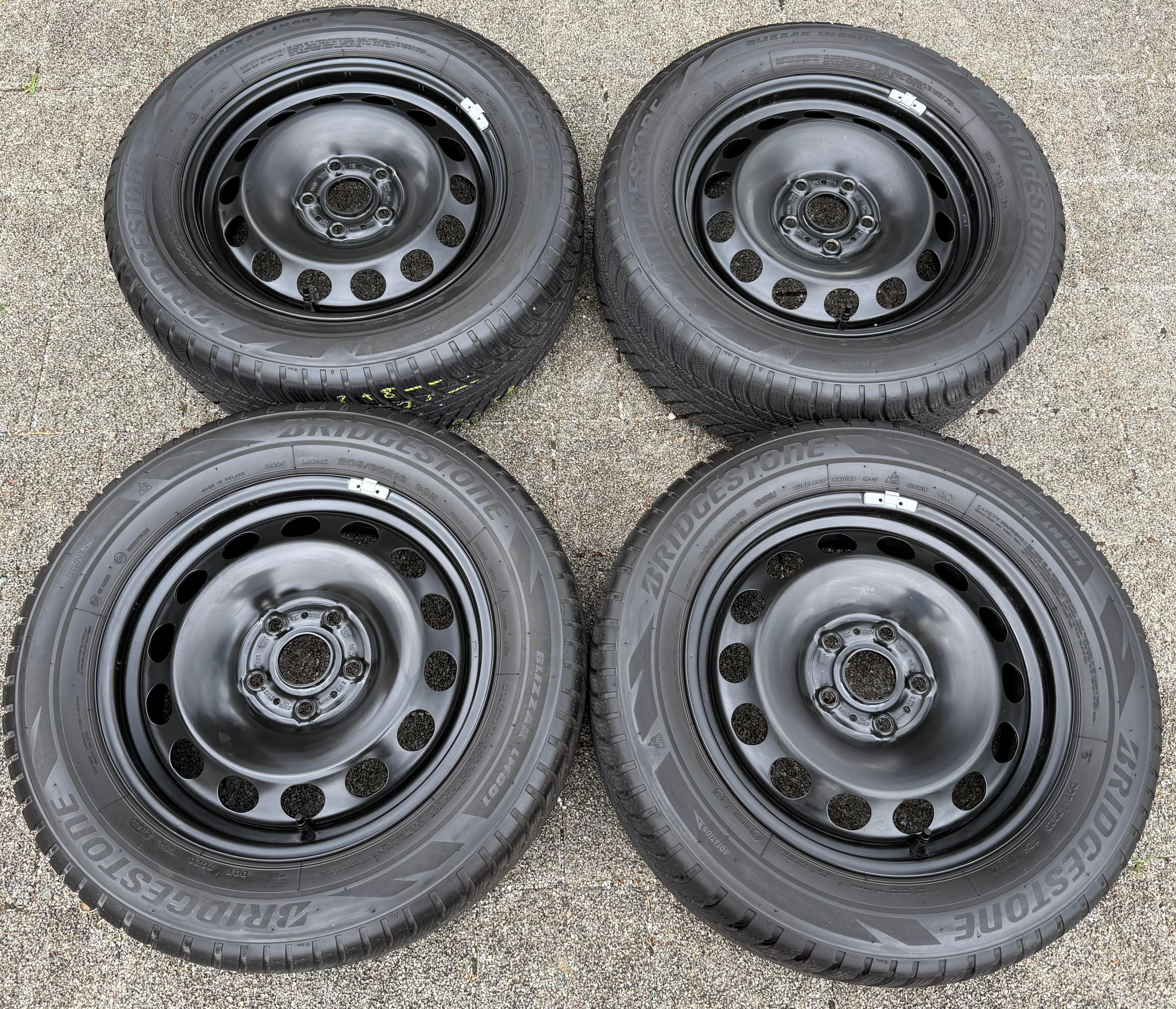 4 ruedas de invierno Audi Q2 GA VW T-Roc 205/60R16 92H Bridgestone 5Q0601027AM