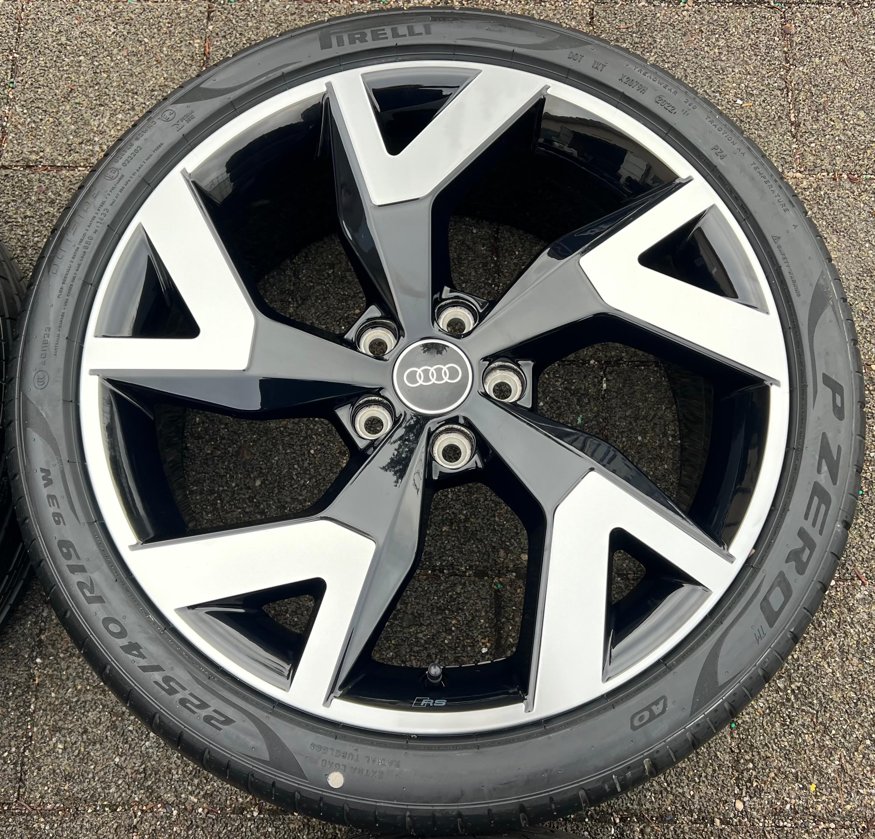 4 RUEDAS DE VERANO ORIGINALES DE ALEACIÓN DE 19" AUDI A3 S3 8Y ALLSTREET 8Y0601025AE 225/40R19 92W PIRELLI NUEVAS