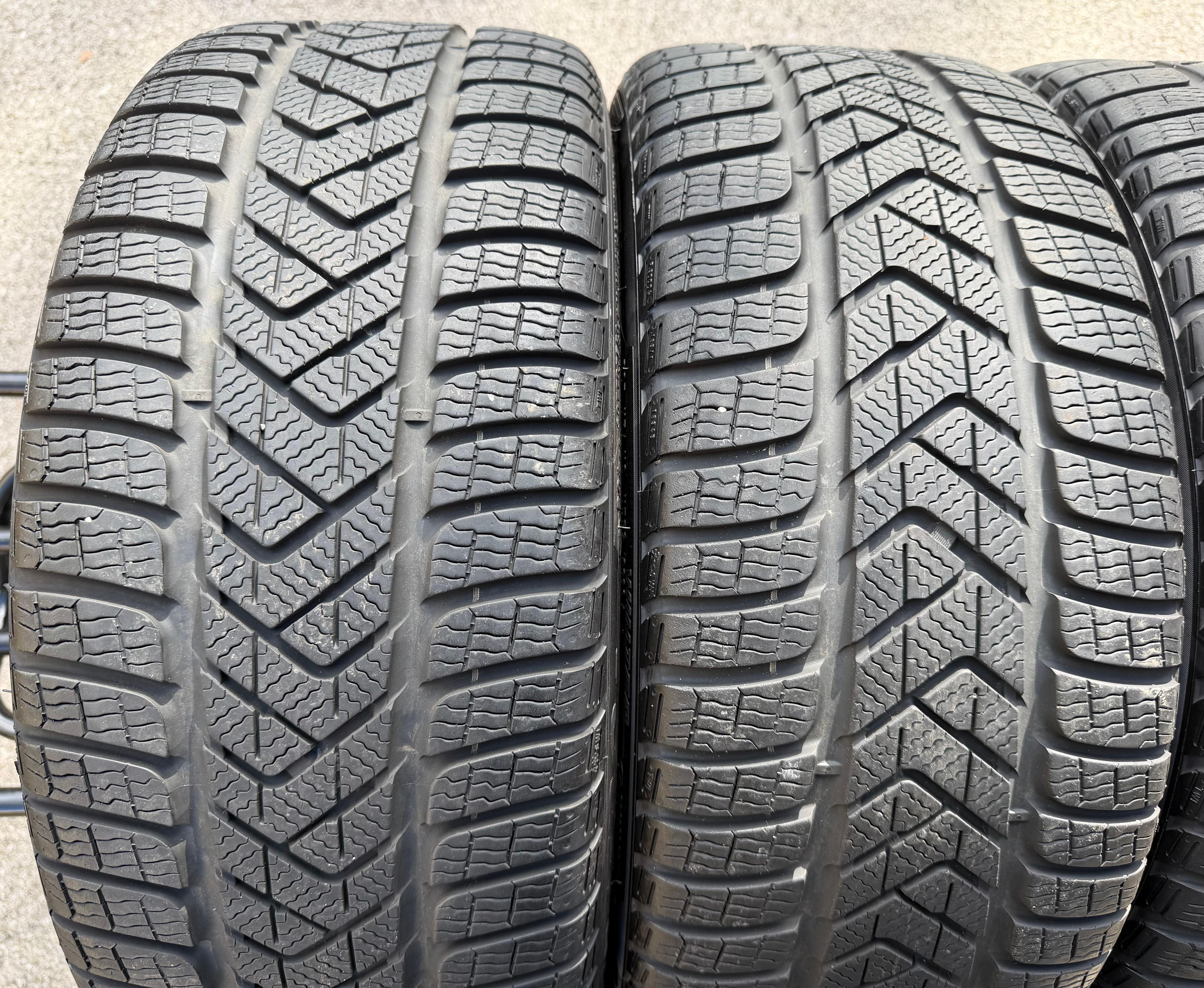 4 ruedas de invierno de aluminio originales de 19" para Audi RS3 8Y 8Y0601025BT 235/35R19 91V PIRELLI