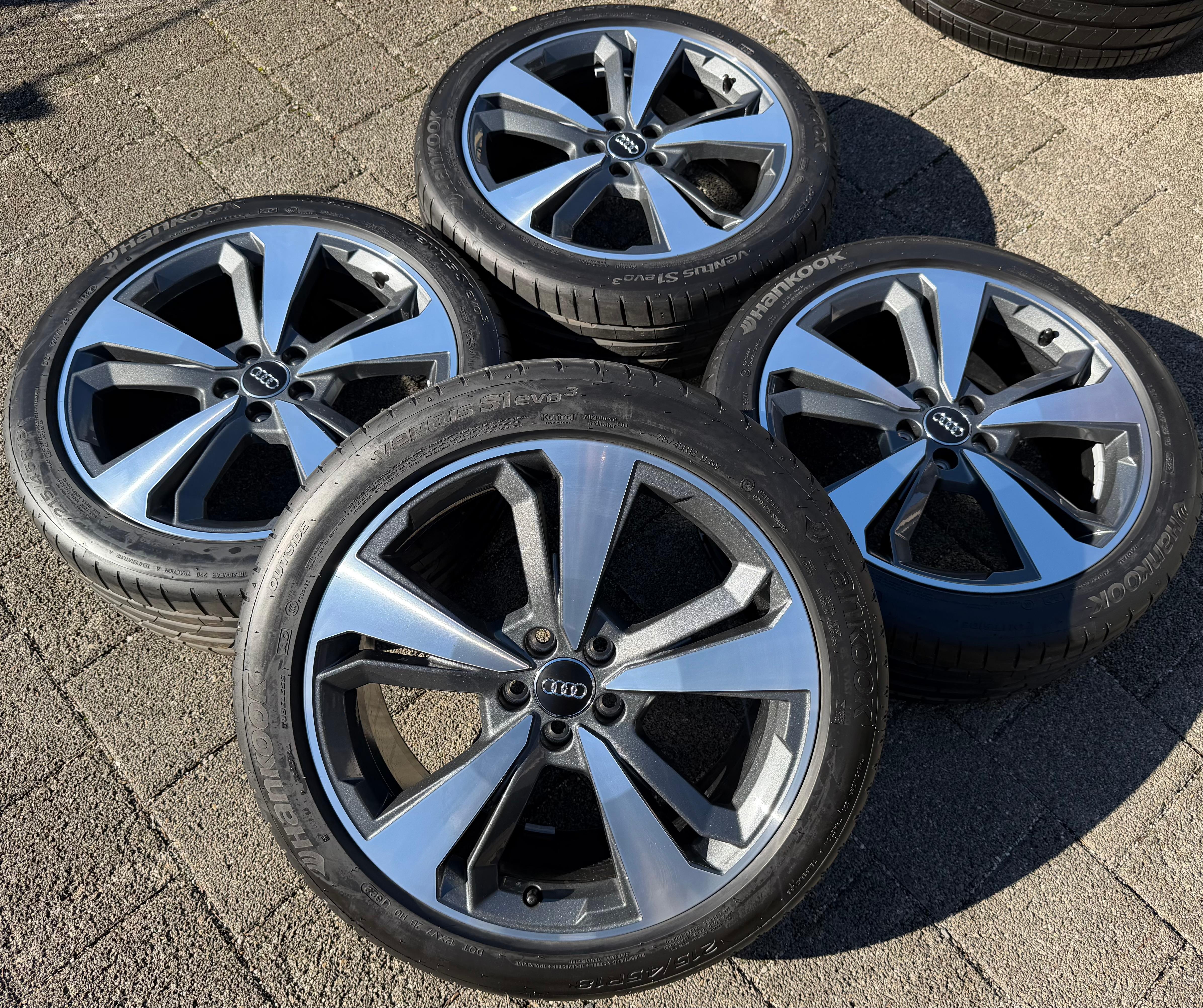 4 originele 18" lichtmetalen zomerwielen Audi A1 City Carver GB 82A601025T 215/45R18 93W