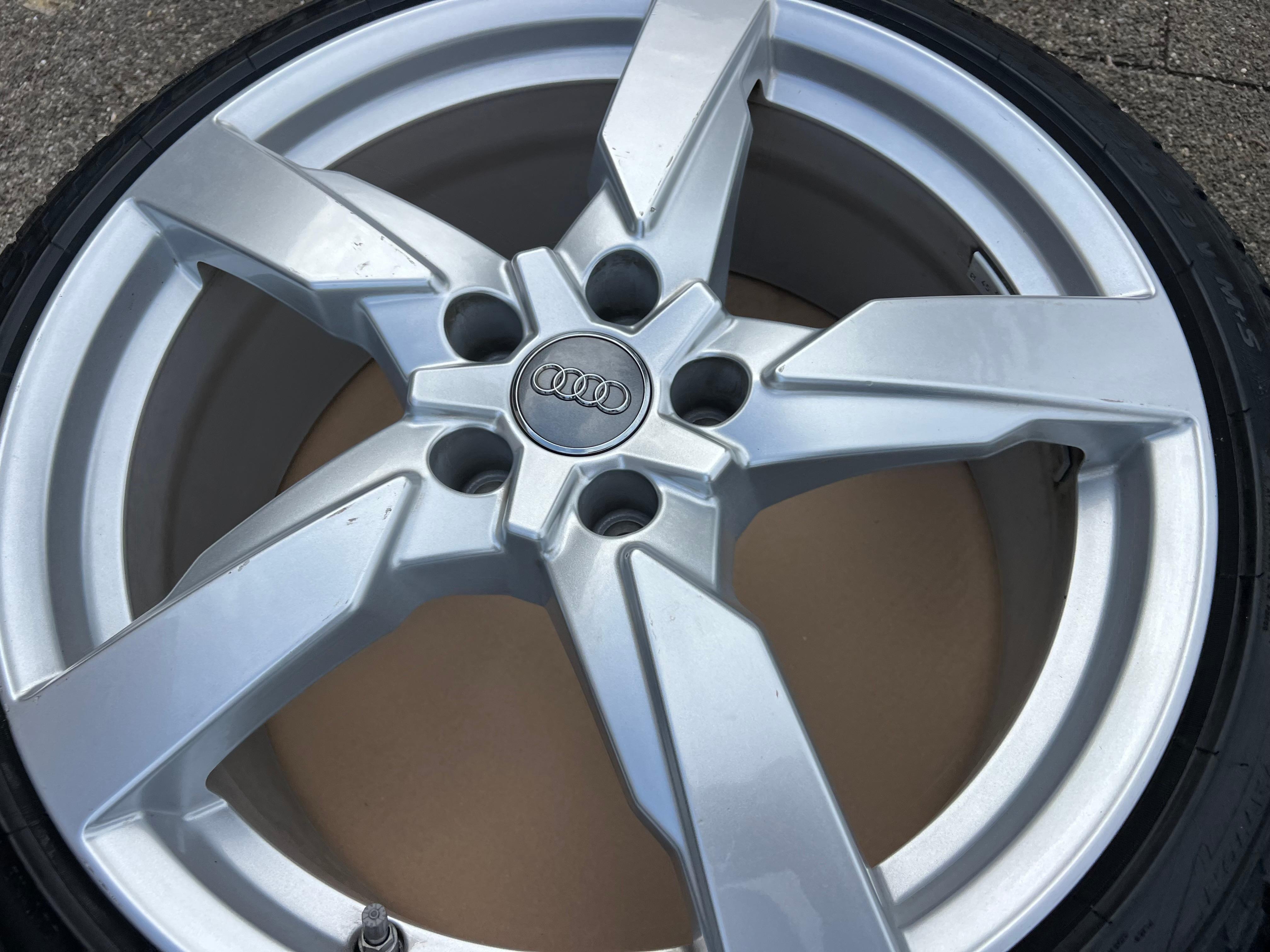 4 ORIGINAL 19" ALU WINTERRÄDER AUDI TT TTS 8S 8S0601025AG 225/40R19 93V PIRELLI