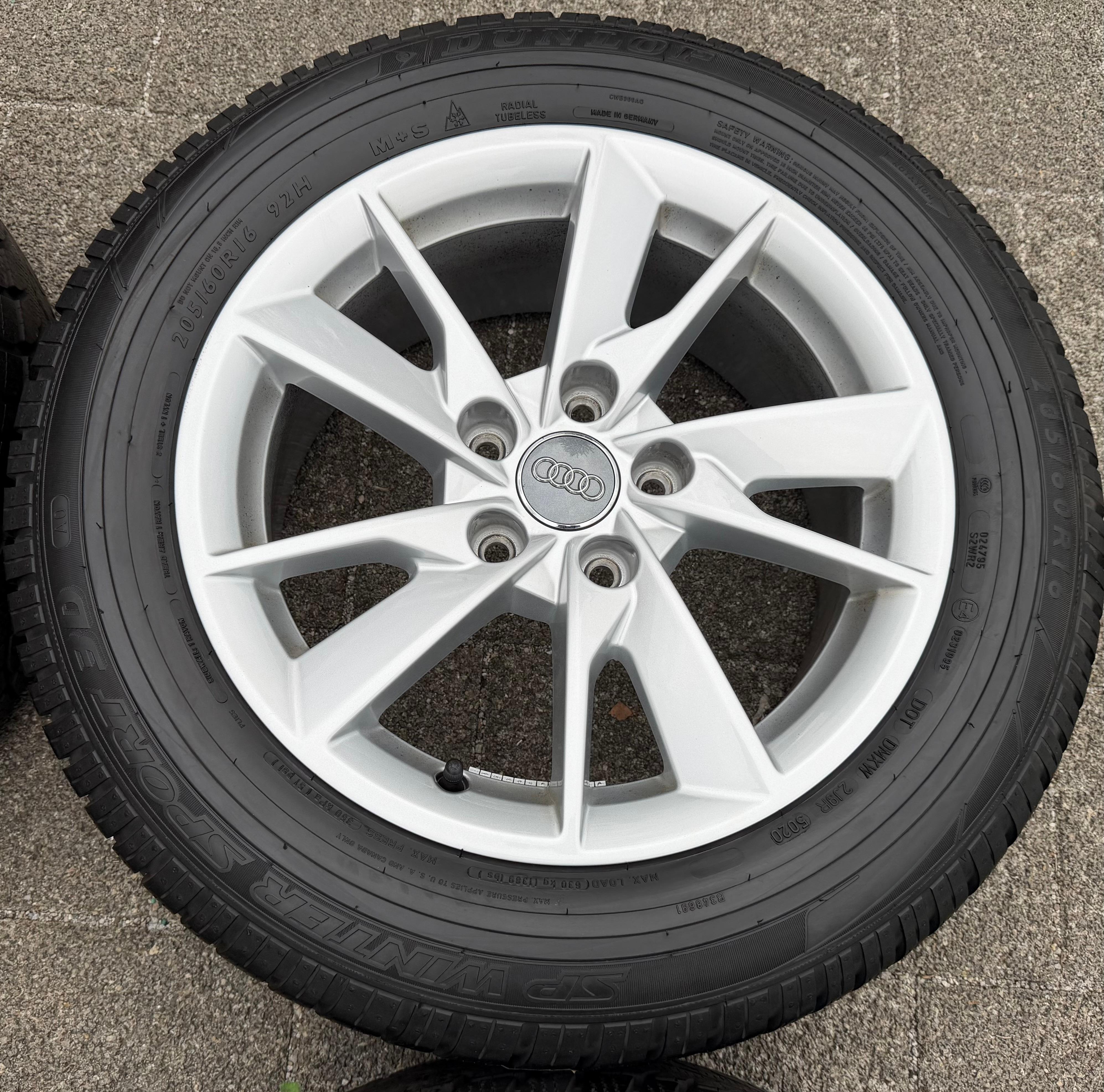 4 Original Alu Winterräder Audi A4 8W B9 8W0601025A 205/60R16 92H Dunlop