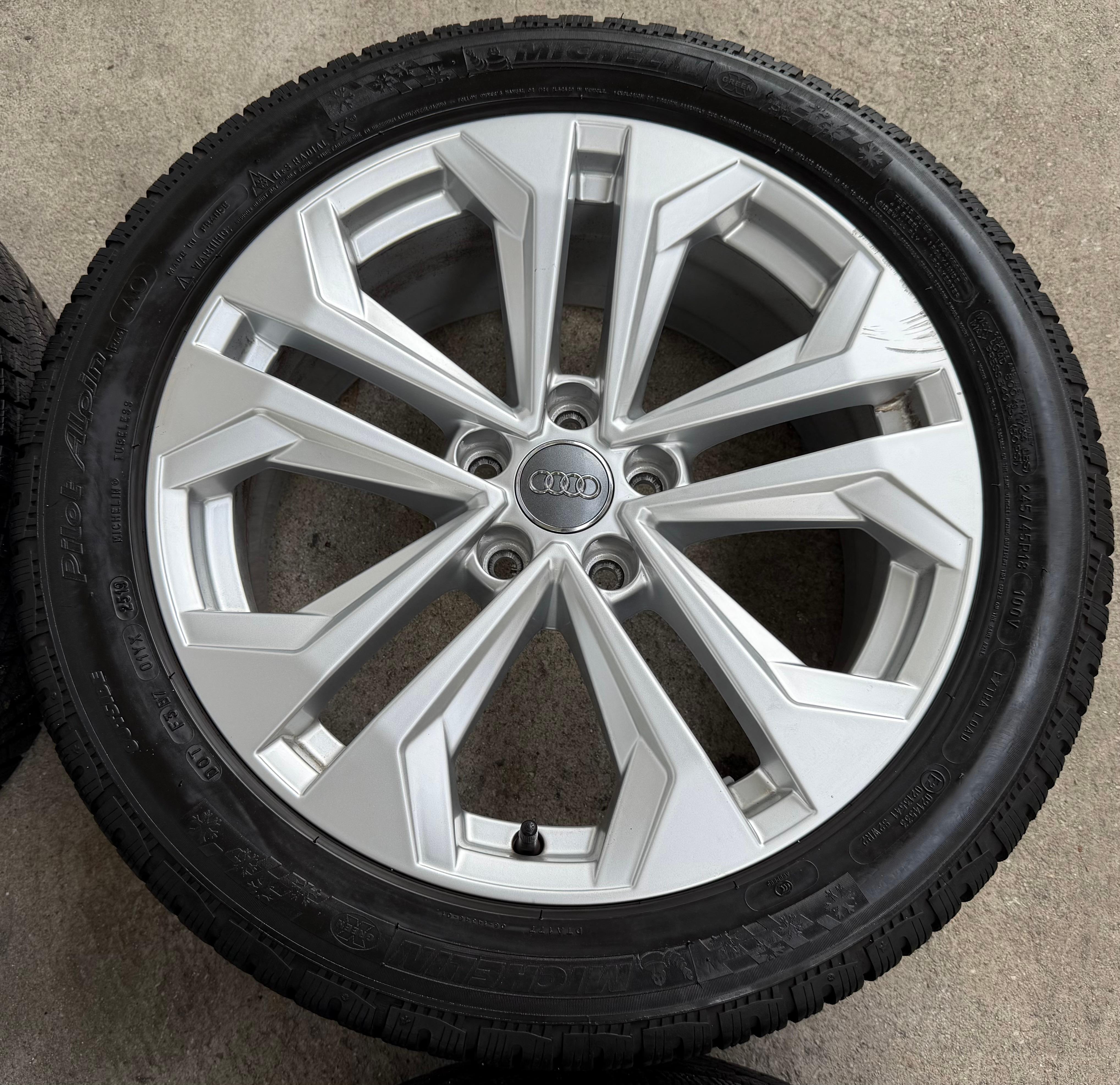 4 Original 18" Alu Winterräder Audi A4 Allroad 8W B9 8W9601025L 245/45R18 100V