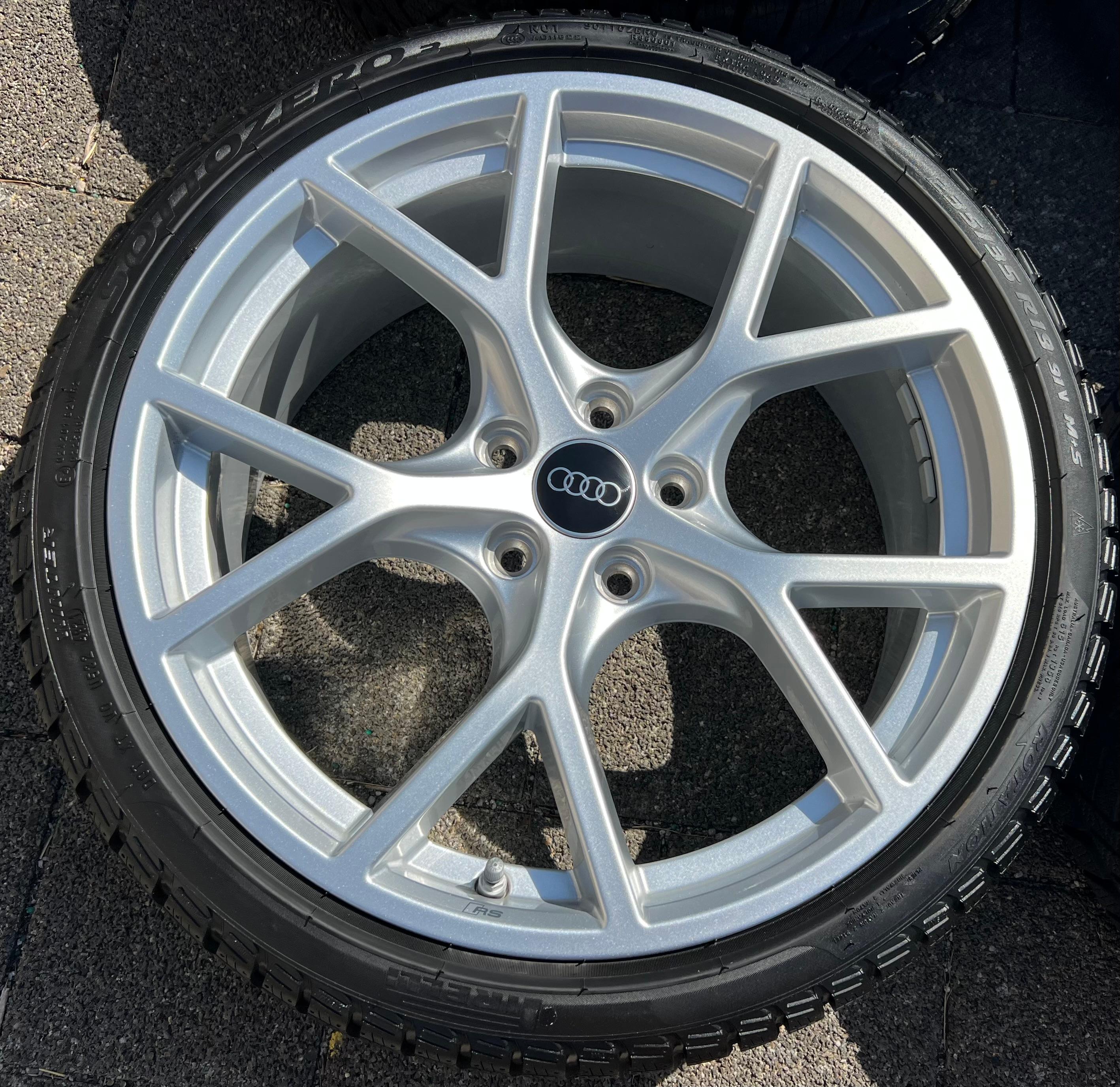 4 RUOTE IN LEGA ORIGINALI DA 19" PER INVERNO AUDI RS3 8Y 8Y0601025BT 235/35R19 91V PIRELLI RDKS