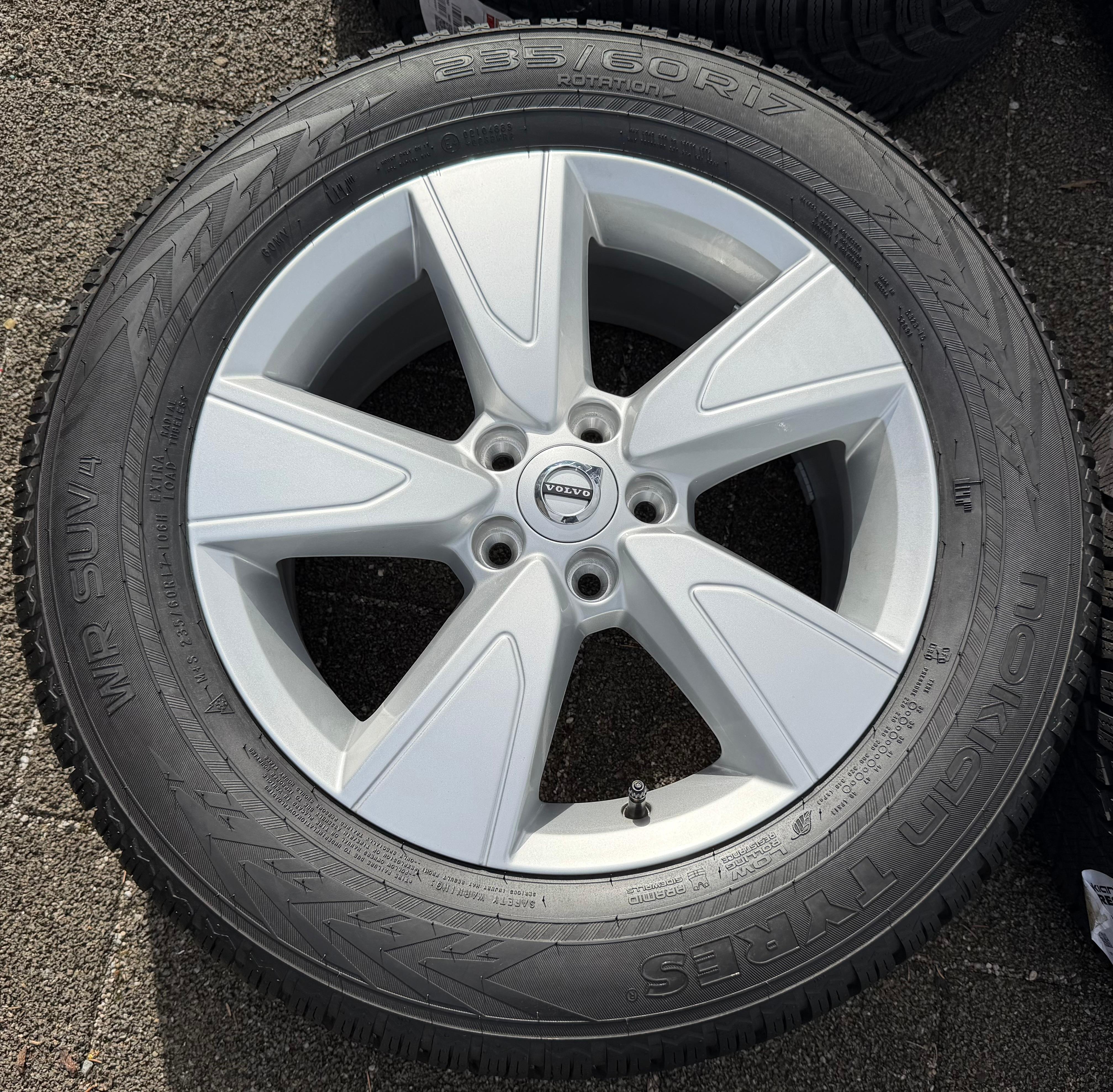 4 ruedas de invierno de aleación originales de 17" para Volvo XC40 235/60R17 106H 31680565 2022 NUEVAS