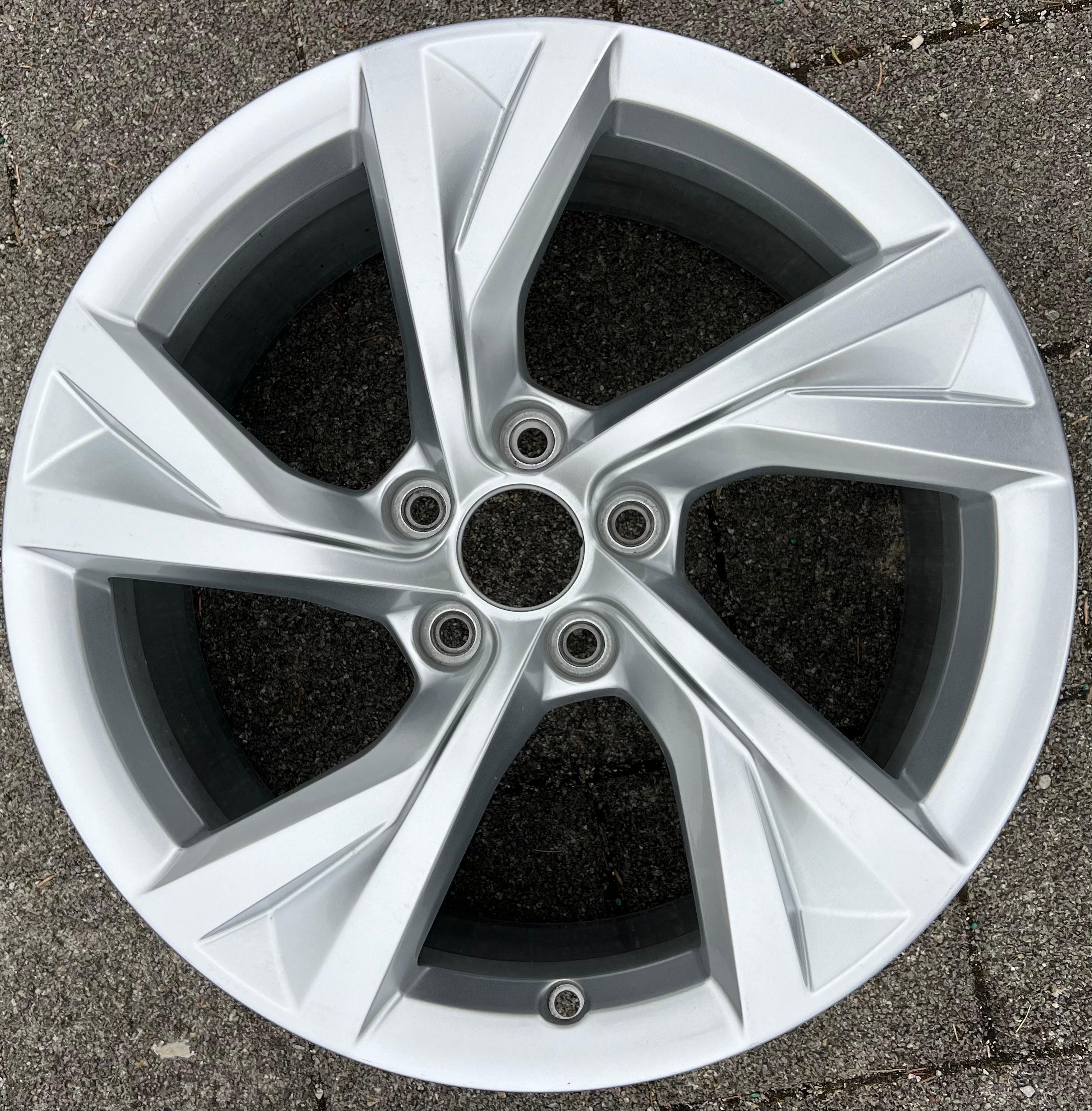 1 X ORIGINAL 18" ALUFELGE FELGE AUDI A4 8W 8W0601025EJ 8x18 ET40 FREIHAUS