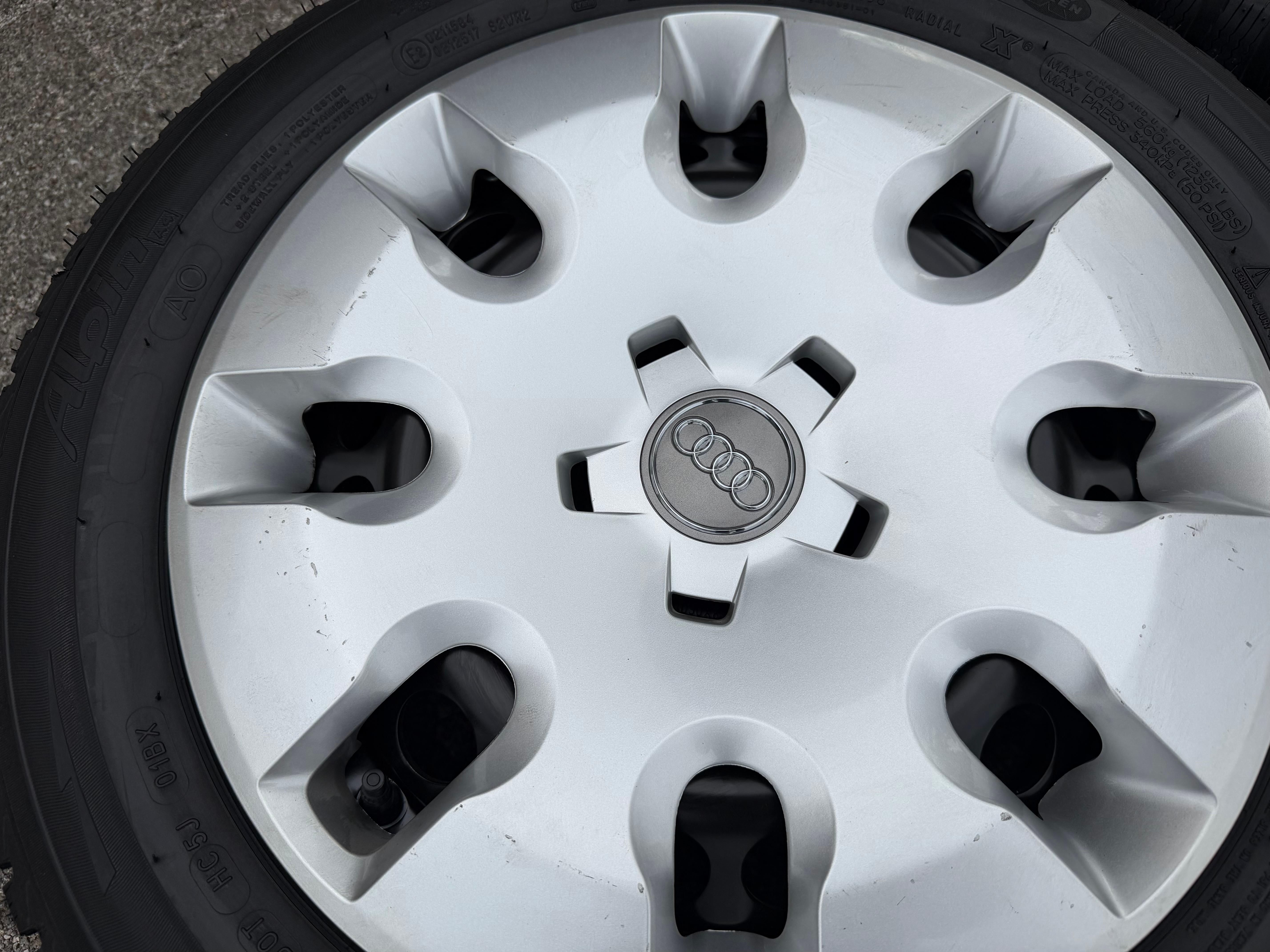 4 Winterräder Audi A1 8X 8X0601027C 185/60R15 88H Michelin Winterreifen