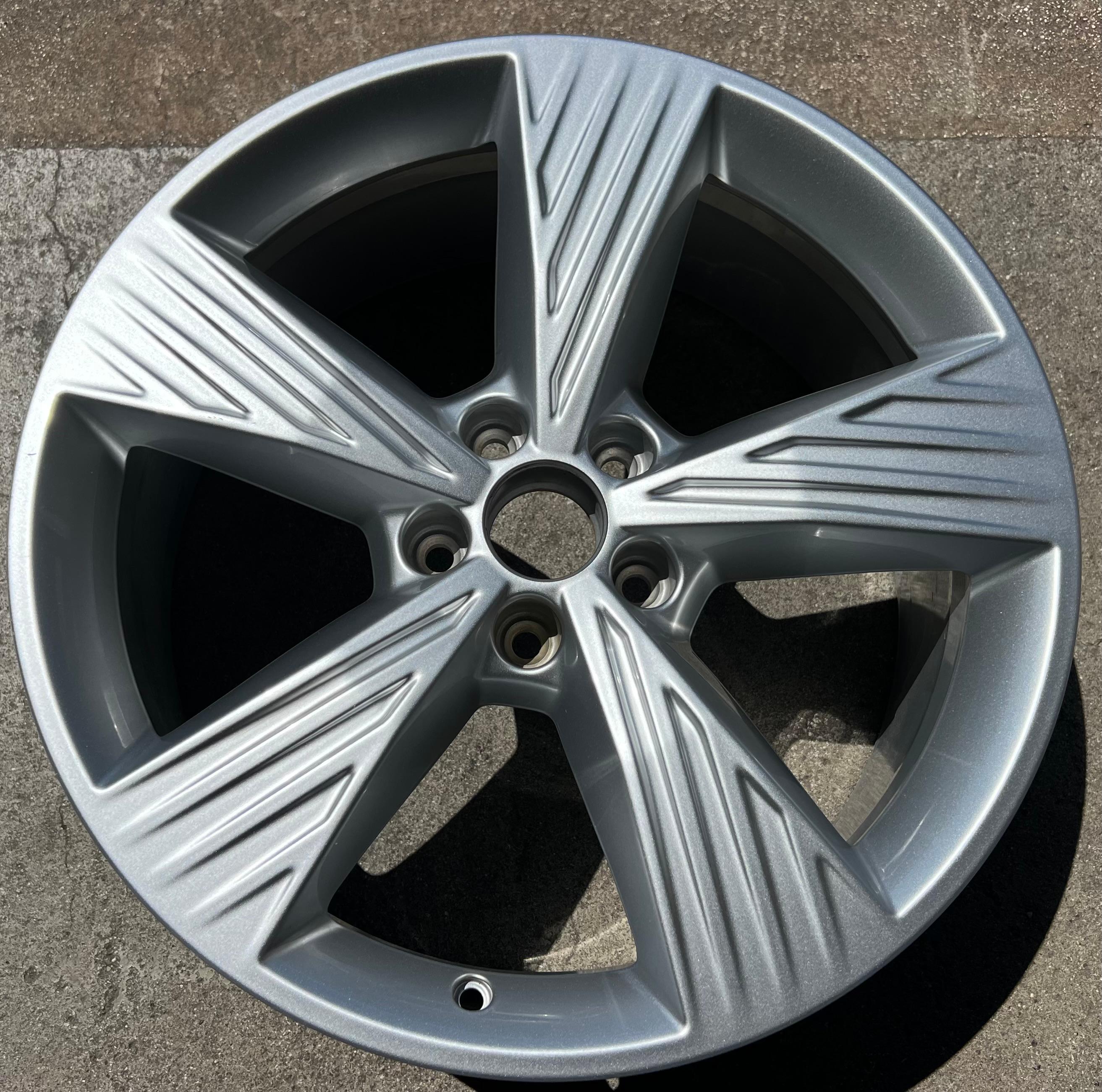 1 X ORIGINAL 19" ALUFELGE FELGE AUDI Q4 E-TRON 89A601025B 8x19 ET45 FREIHAUS