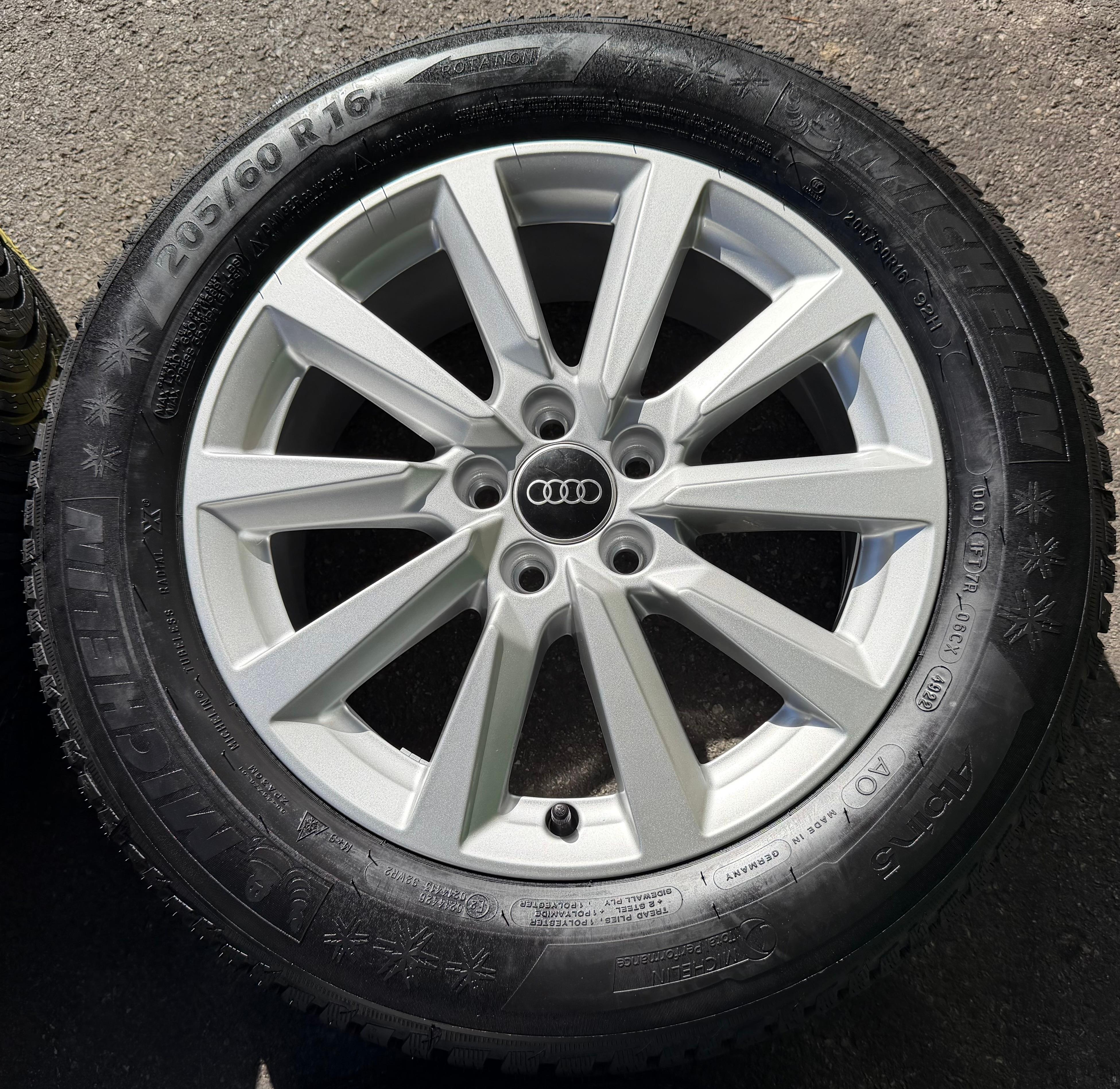 4 ruedas de invierno de aleación originales Audi A1 Allstreet City Carver GB GBH 82A601025C