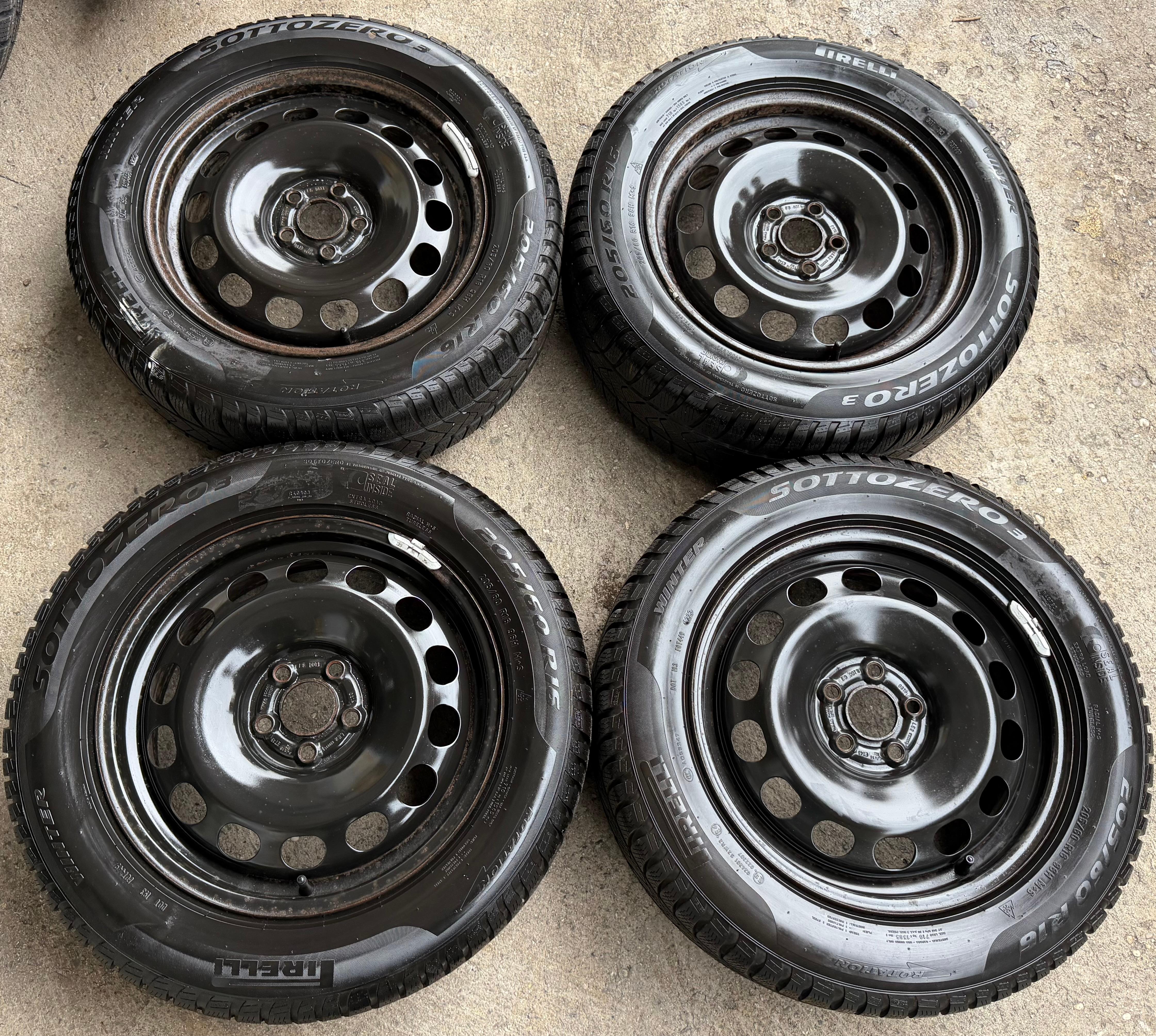 4 Original 16" Winterräder VW T-Cross C1 205/60R16 96H 2Q0601027E Pirelli