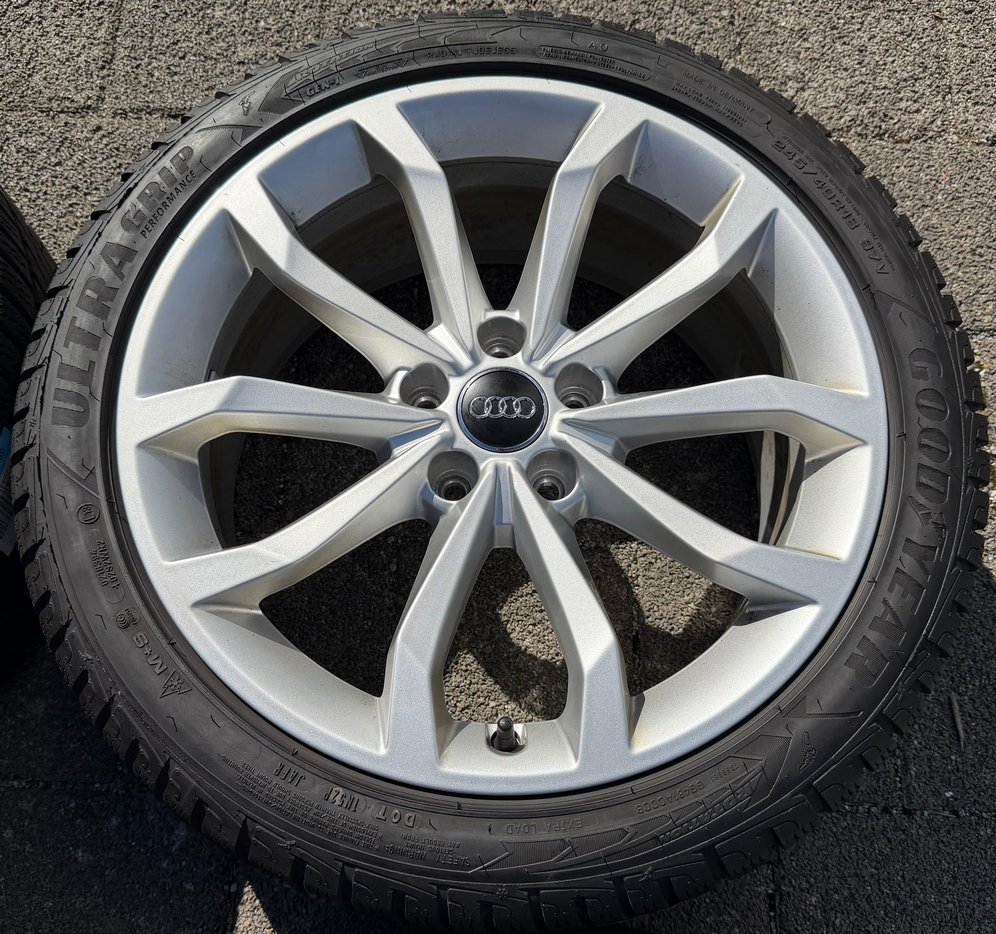 4 Original 18" Alu Winterräder Audi A4 S4 8W B9 8W0601025HM 245/40R18 97V 2023