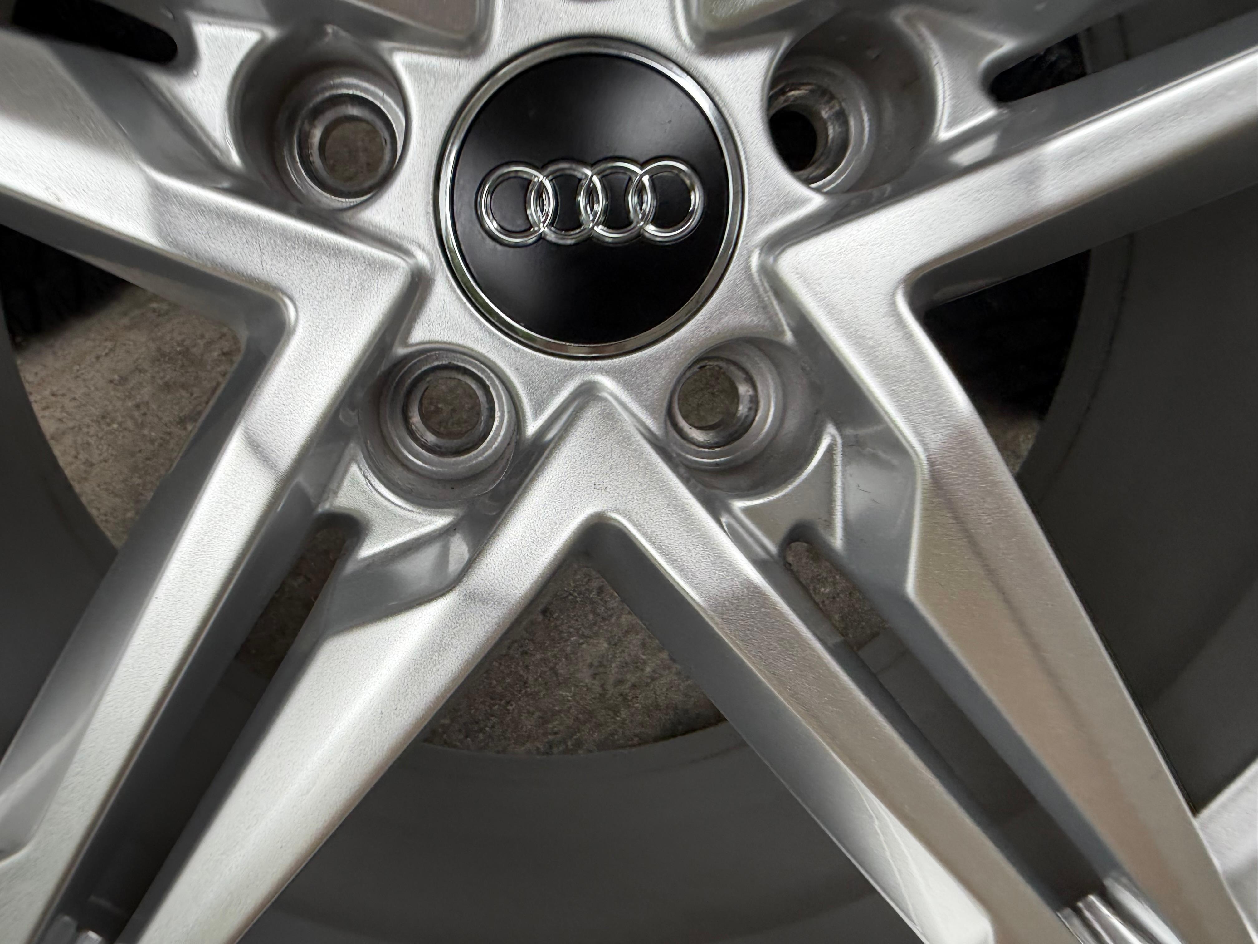 4 Original 18" Alu Winterräder Audi A4 S4 8W B9 8W0601025HM 245/40R18 97V 2021