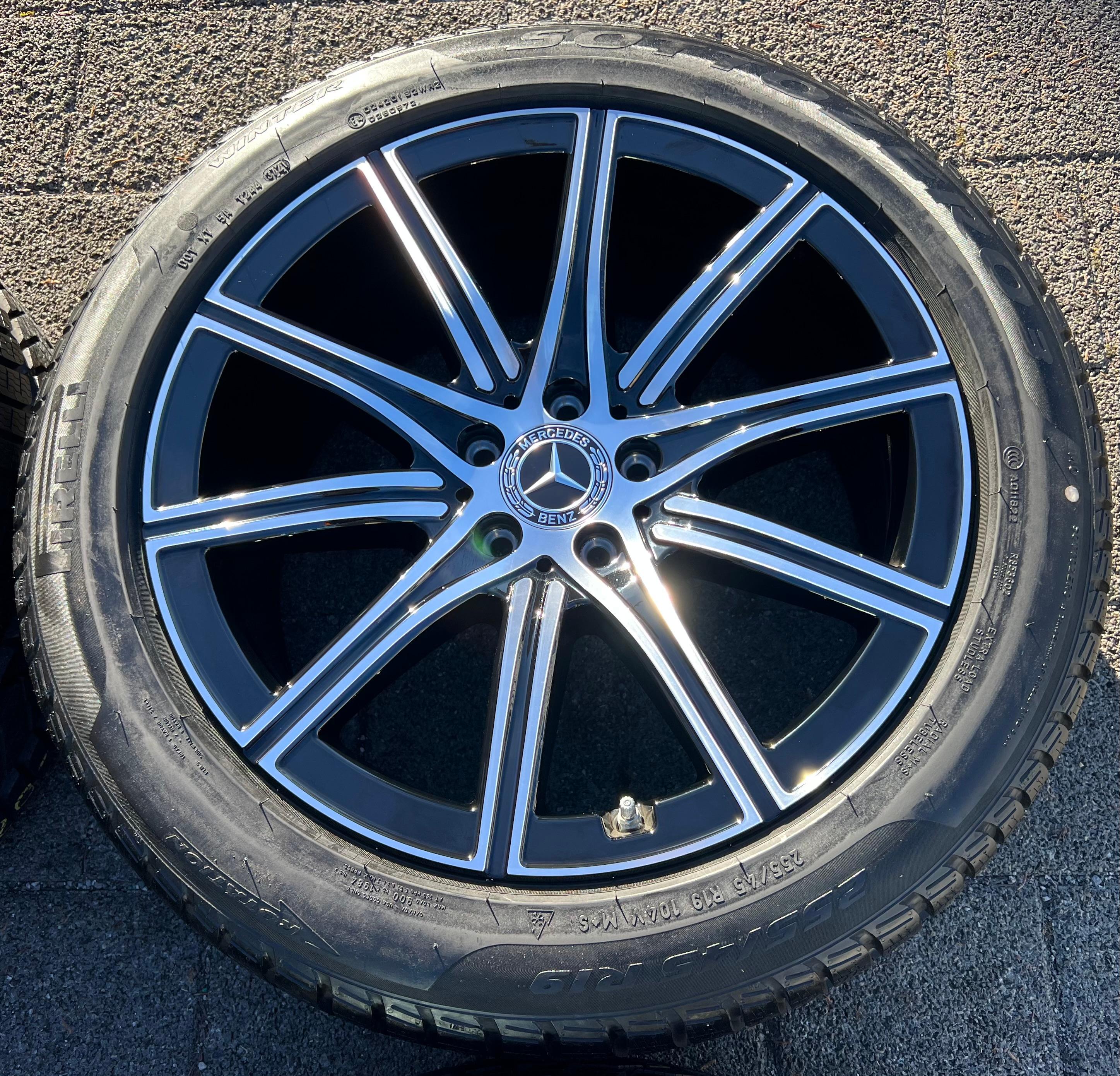 4 cerchi invernali originali in lega da 19" per Mercedes Classe S V223 W223 A2234014700 255/45R19 104V Pirelli