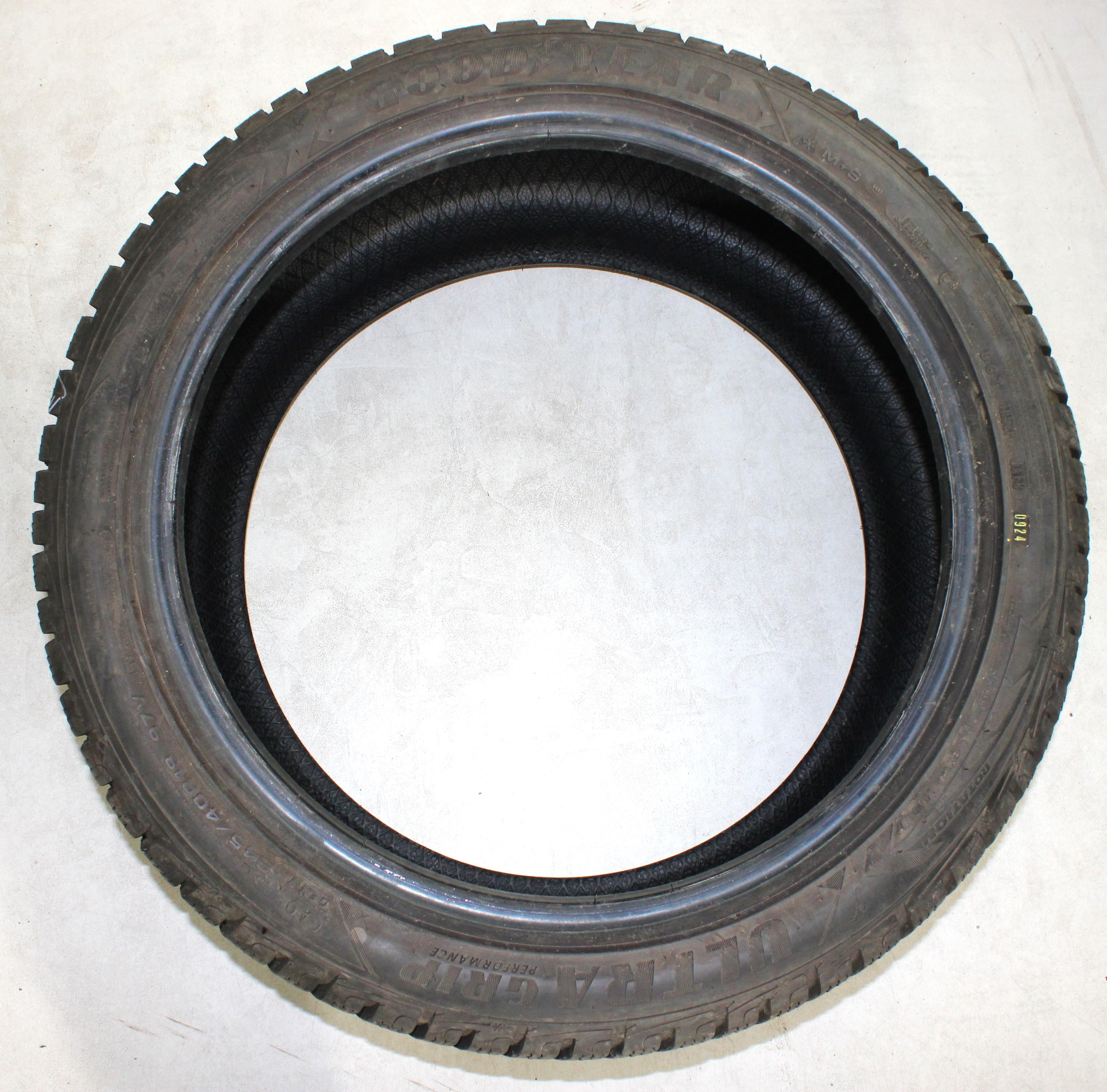 1 x 245/40R18 97V Winterreifen Goodyear Ultra Grip Performance GEN-1 AO 6,5mm 2024