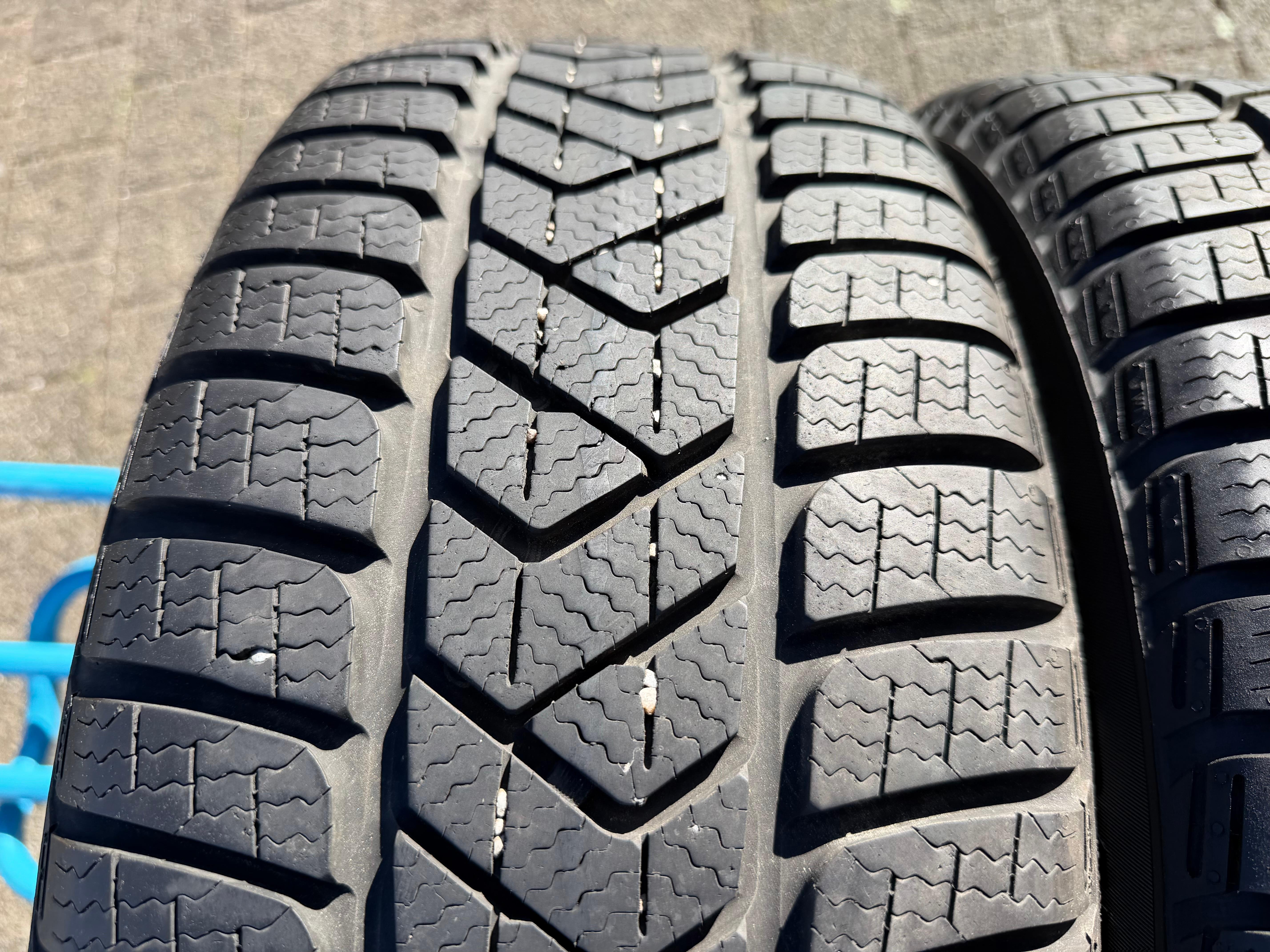 4 Alu 17" Winterräder Volvo S60 V60 V60 Cross Country S80 225/50R17 98H Pirelli