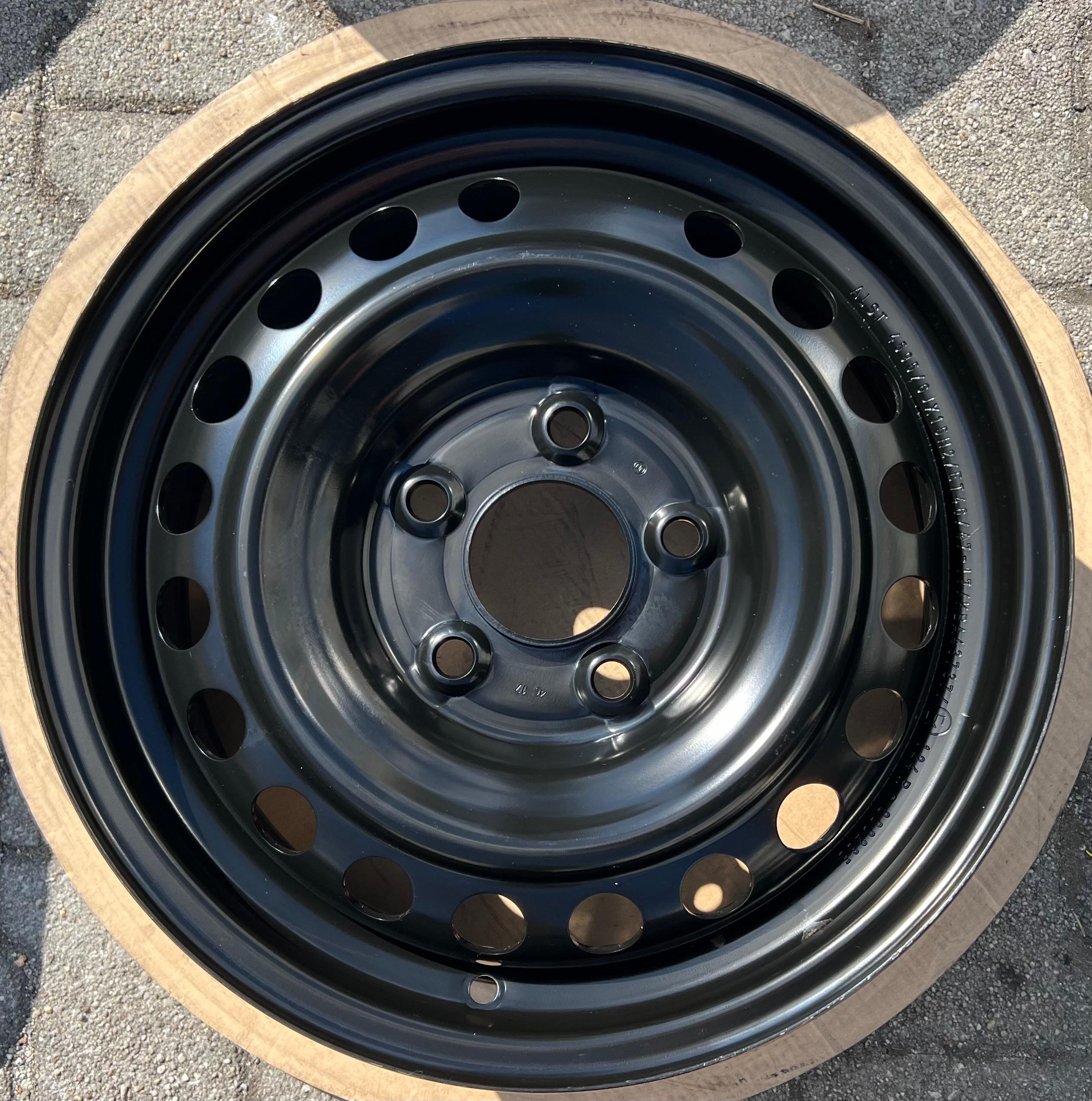 1 cerchio da 15" in acciaio per Hyundai i30 e Kia Ceed, 6x15 ET46 4595 5x114,3