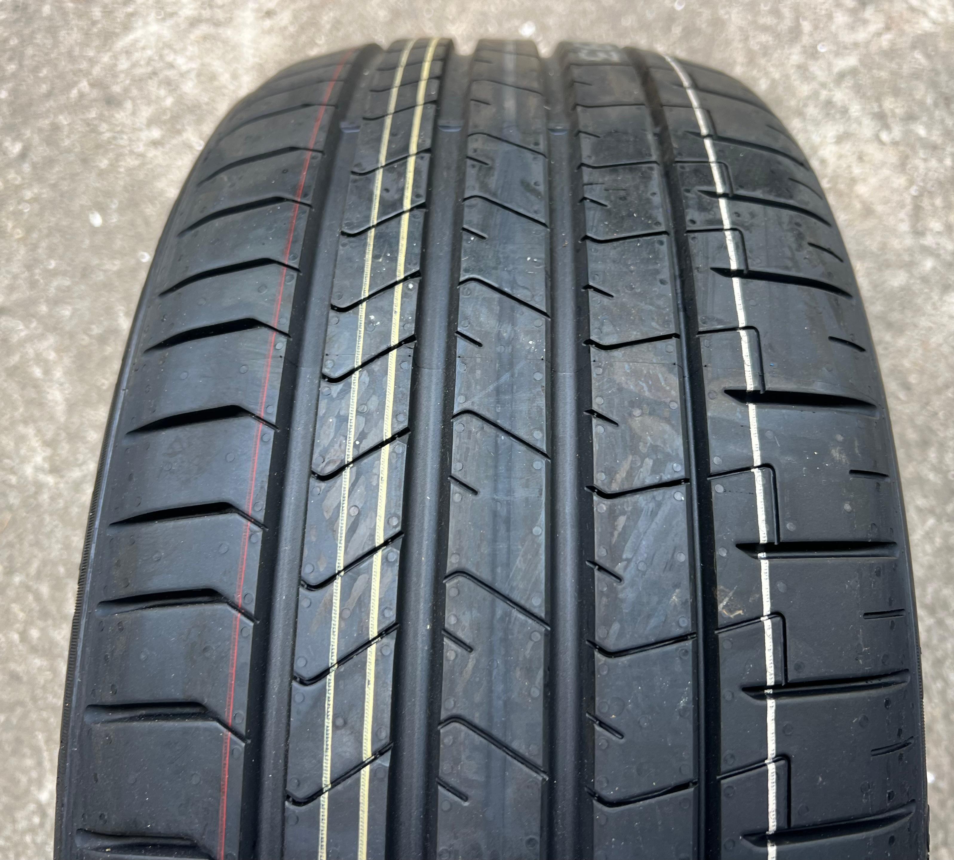 1 x 225/40R19 93W pneumatico estivo Pirelli Pzero PZ4 AO battistrada completo 2022
