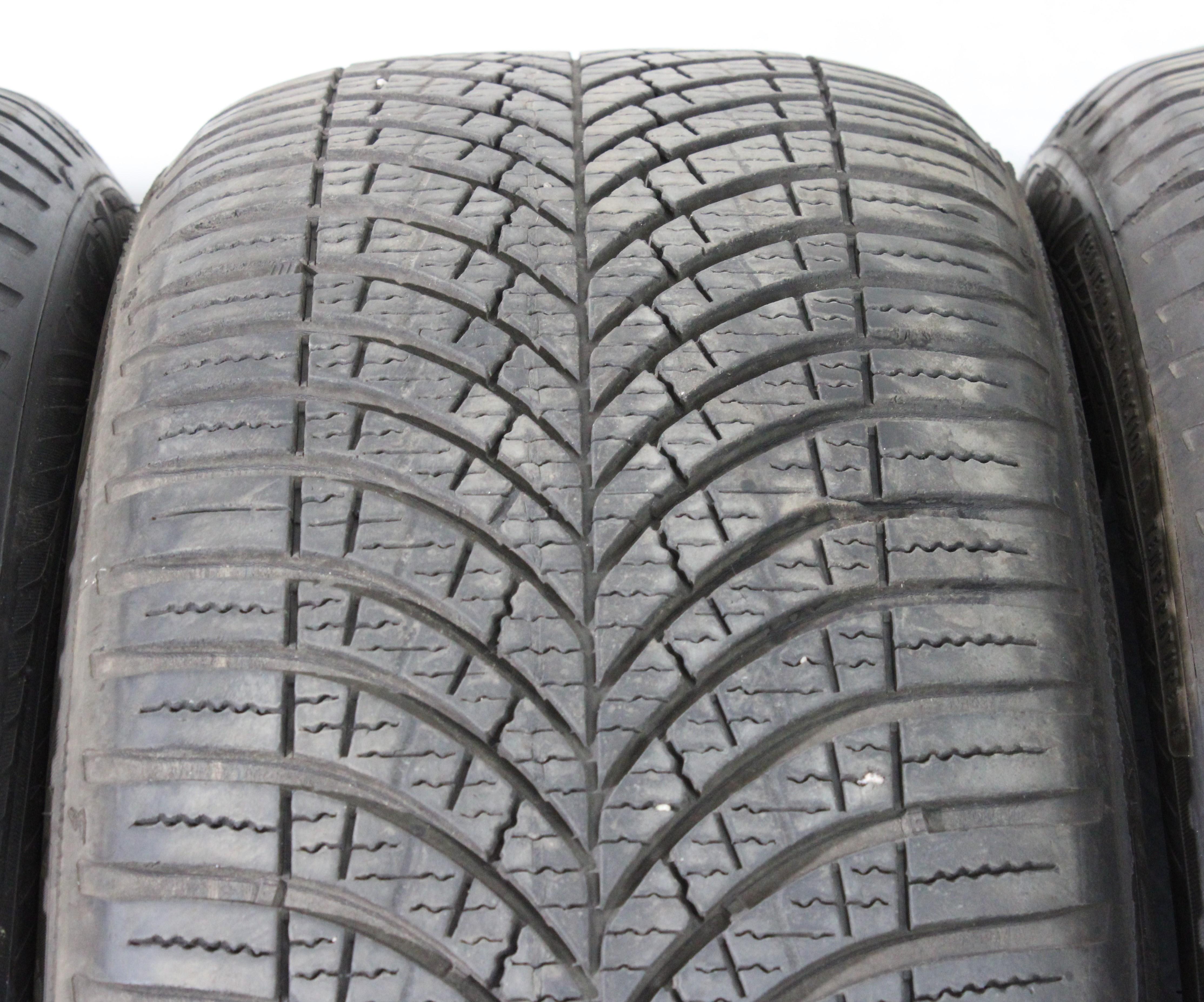 4 x 215/50R18 92W Ganzjahresreifen Goodyear Vector 4 Seasons GEN-3 2x5,5-6mm/2x6,5-7mm 3x2021/1x2024