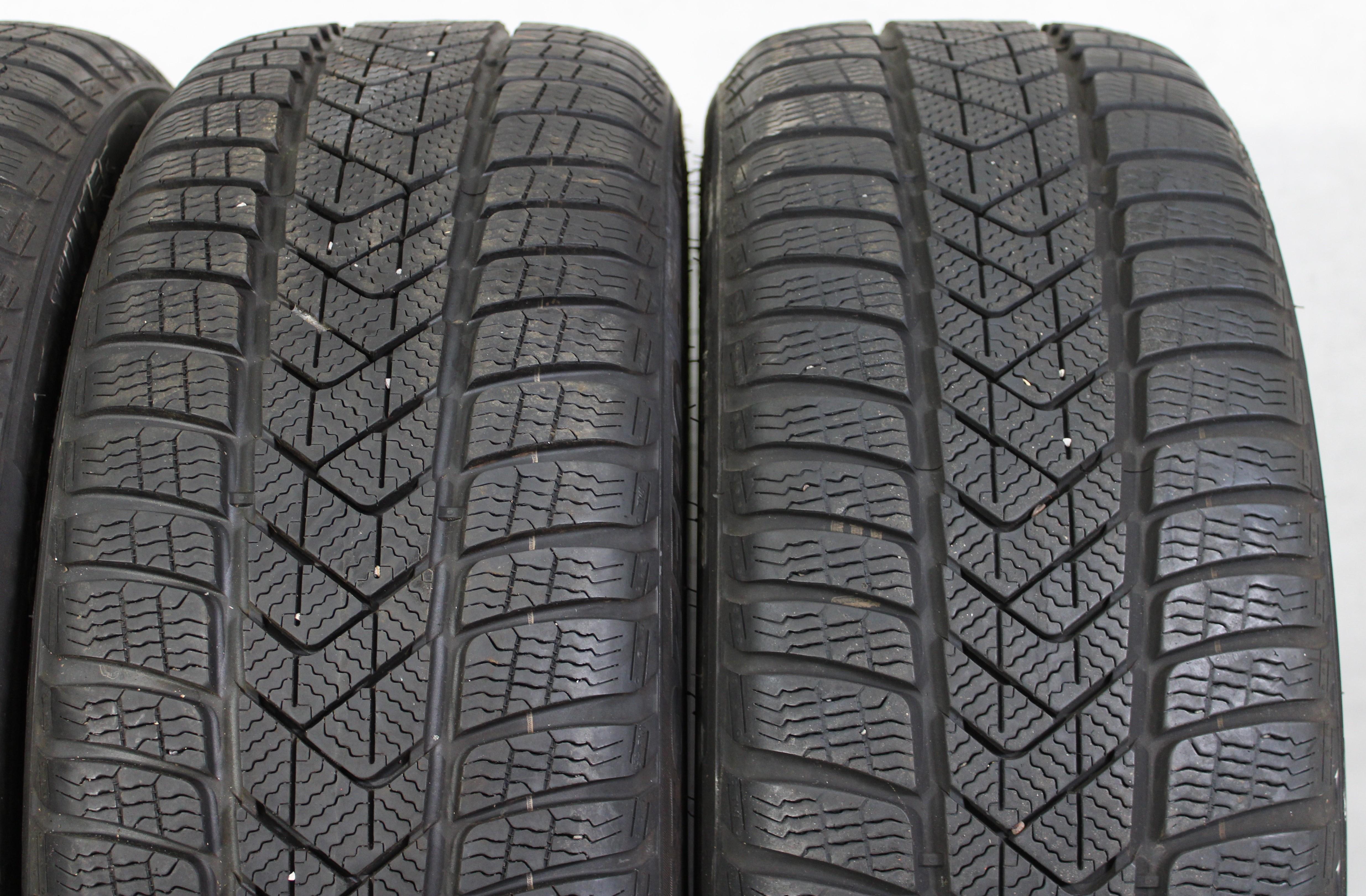4 x 225/45R19 96V pneumatici invernali Pirelli Sottozero 3 Runflat 7-7,5mm 3x2019/1x2020 *