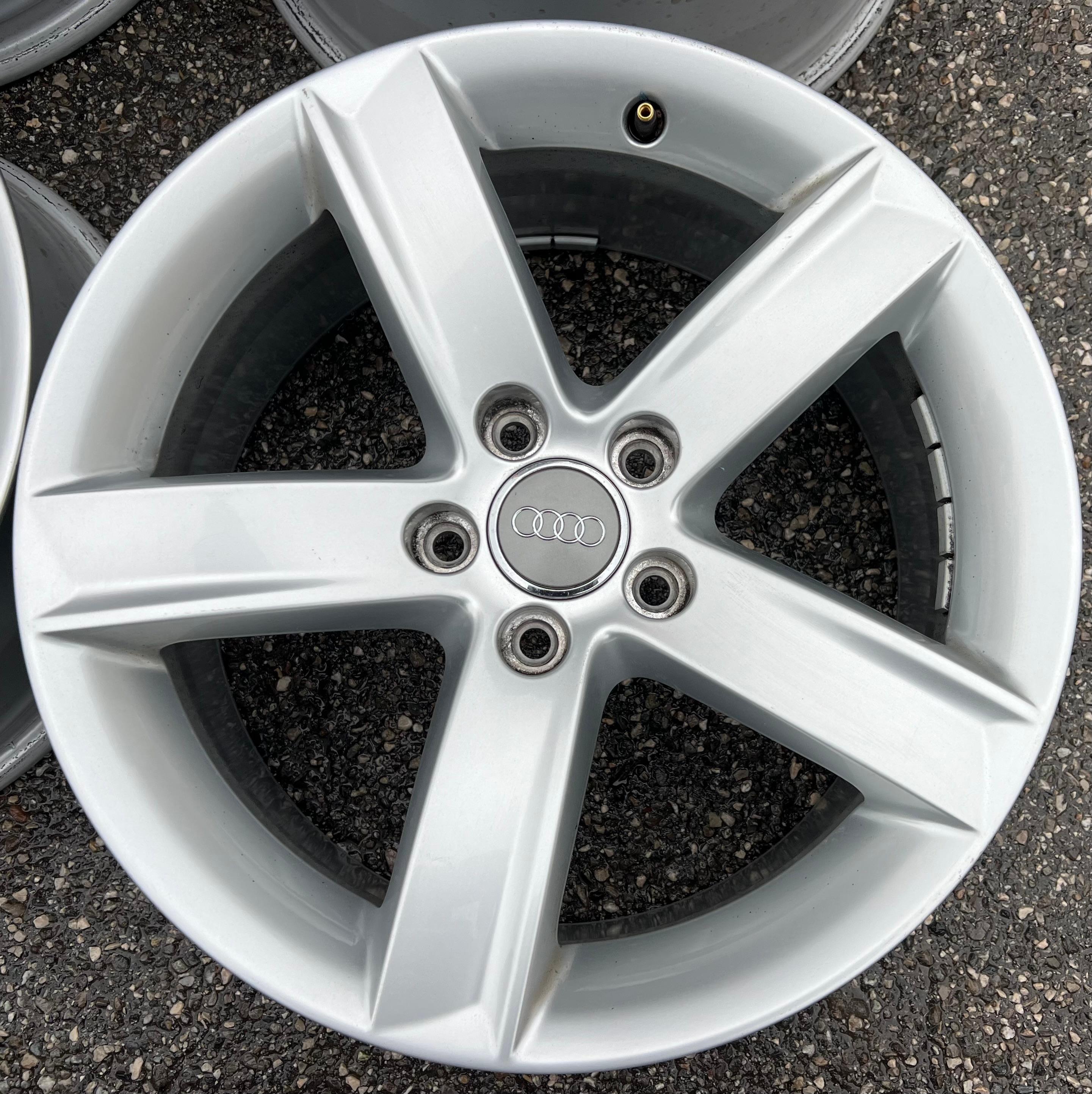 4 CERCHI ORIGINALI IN ALLUMINIO DA 17" AUDI A5 8T 8T0071497 CONSEGNA GRATUITA