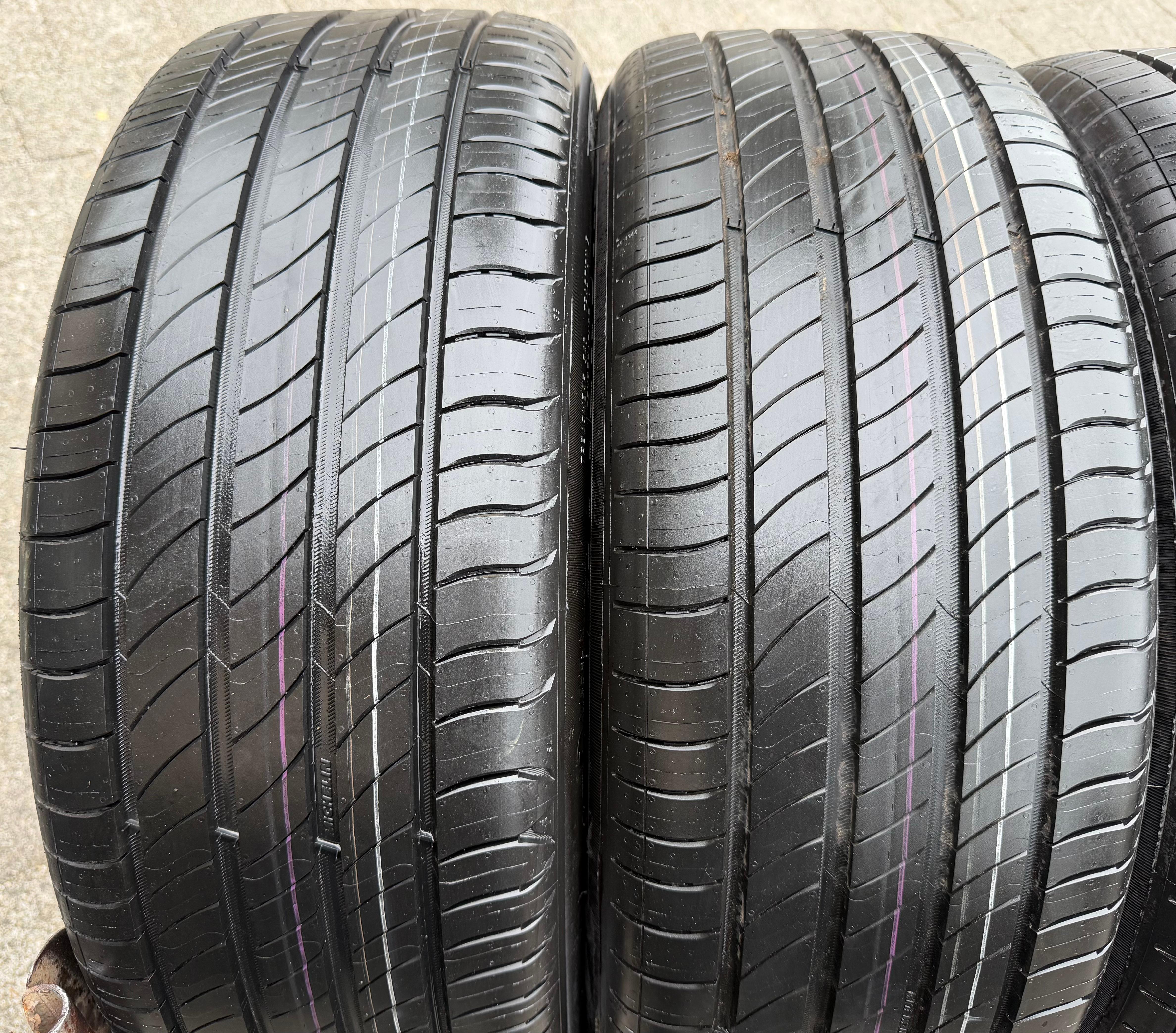 4 roues été complètes en aluminium d’origine 18" Audi Q2 SQ2 81A601025G 215/50R18 92W Michelin