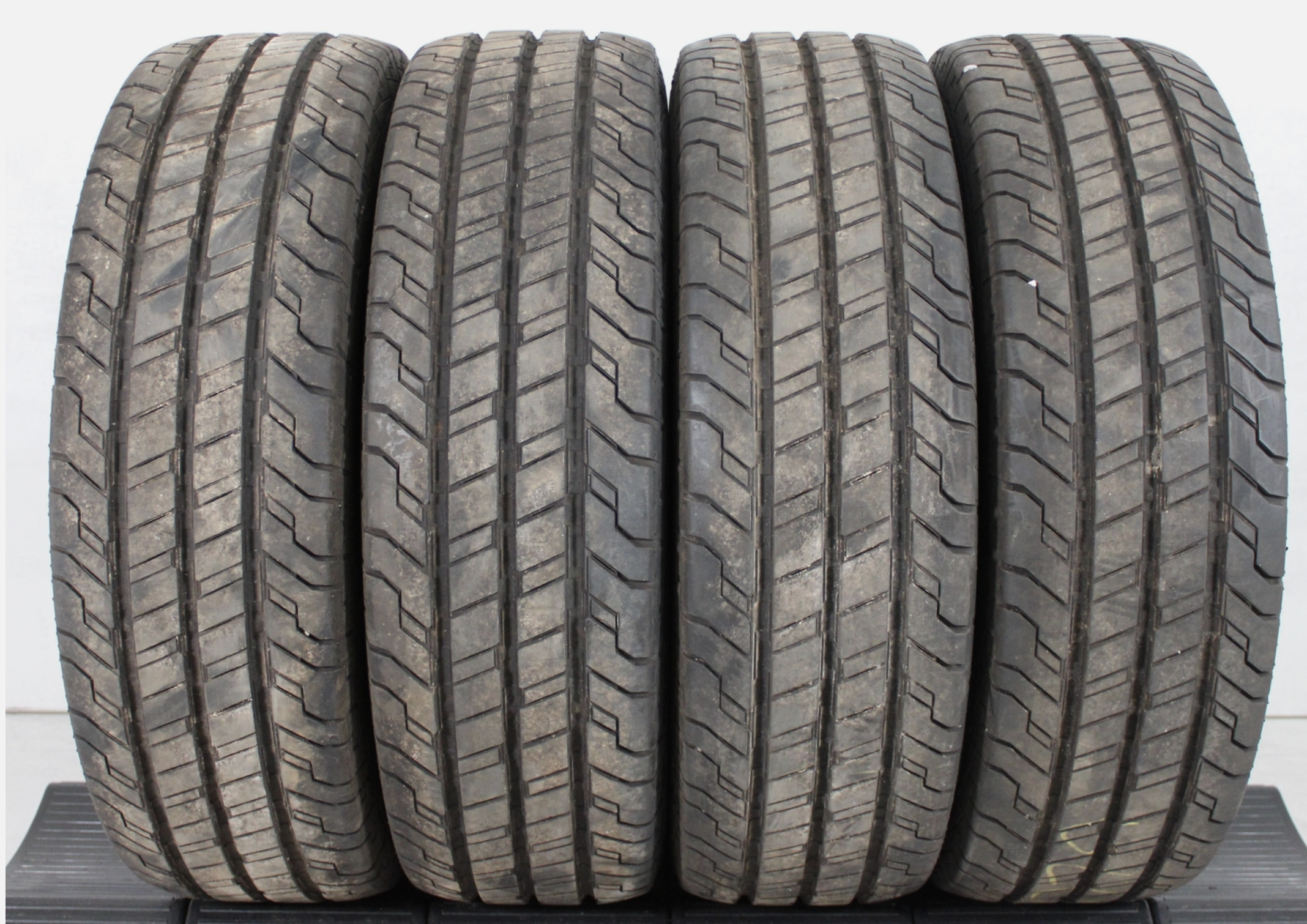 4 x 225/75R16C 121/120R Sommerreifen Continental Van Contact 100 Volles Profil 2021