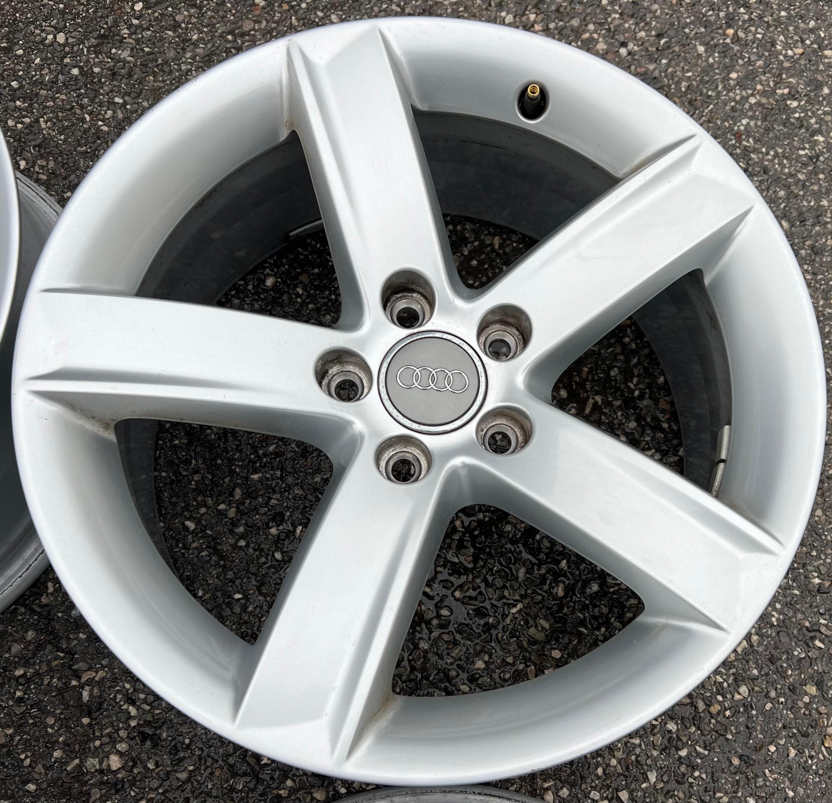 4 CERCHI ORIGINALI IN ALLUMINIO DA 17" AUDI A5 8T 8T0071497 CONSEGNA GRATUITA