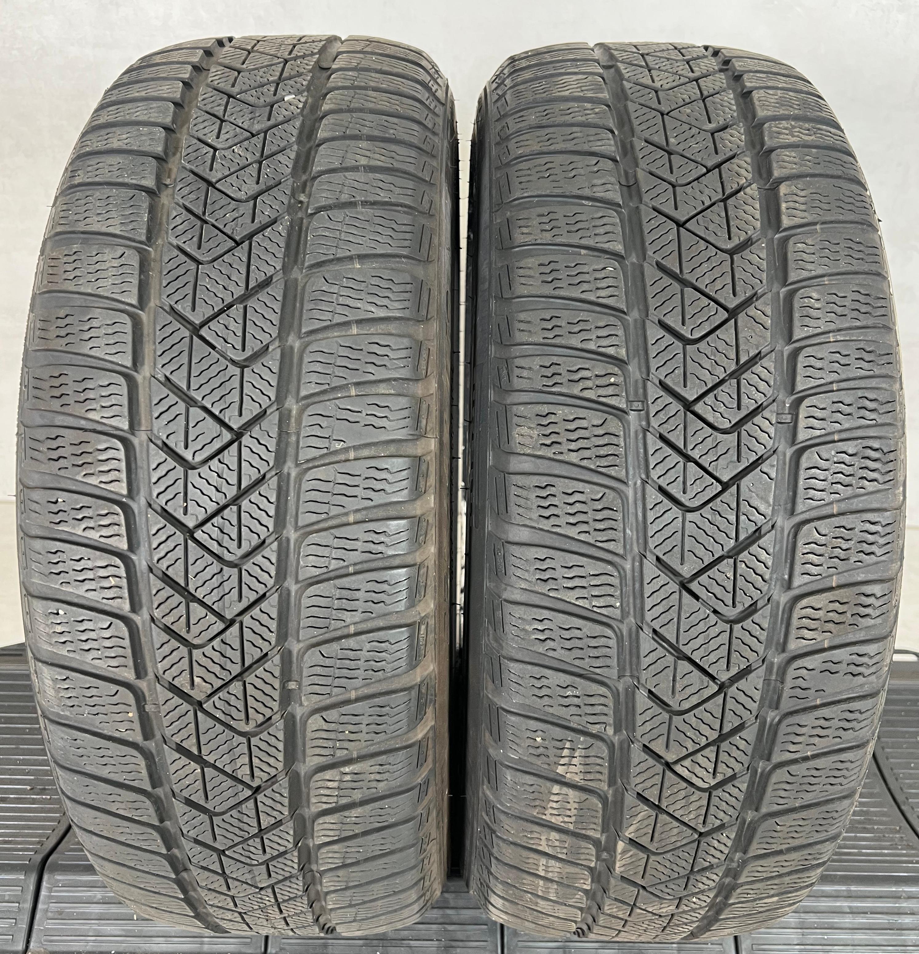 2 x 225/45R19 96V Winterreifen Pirelli Sottozero 3 Runflat 5,5mm 2020