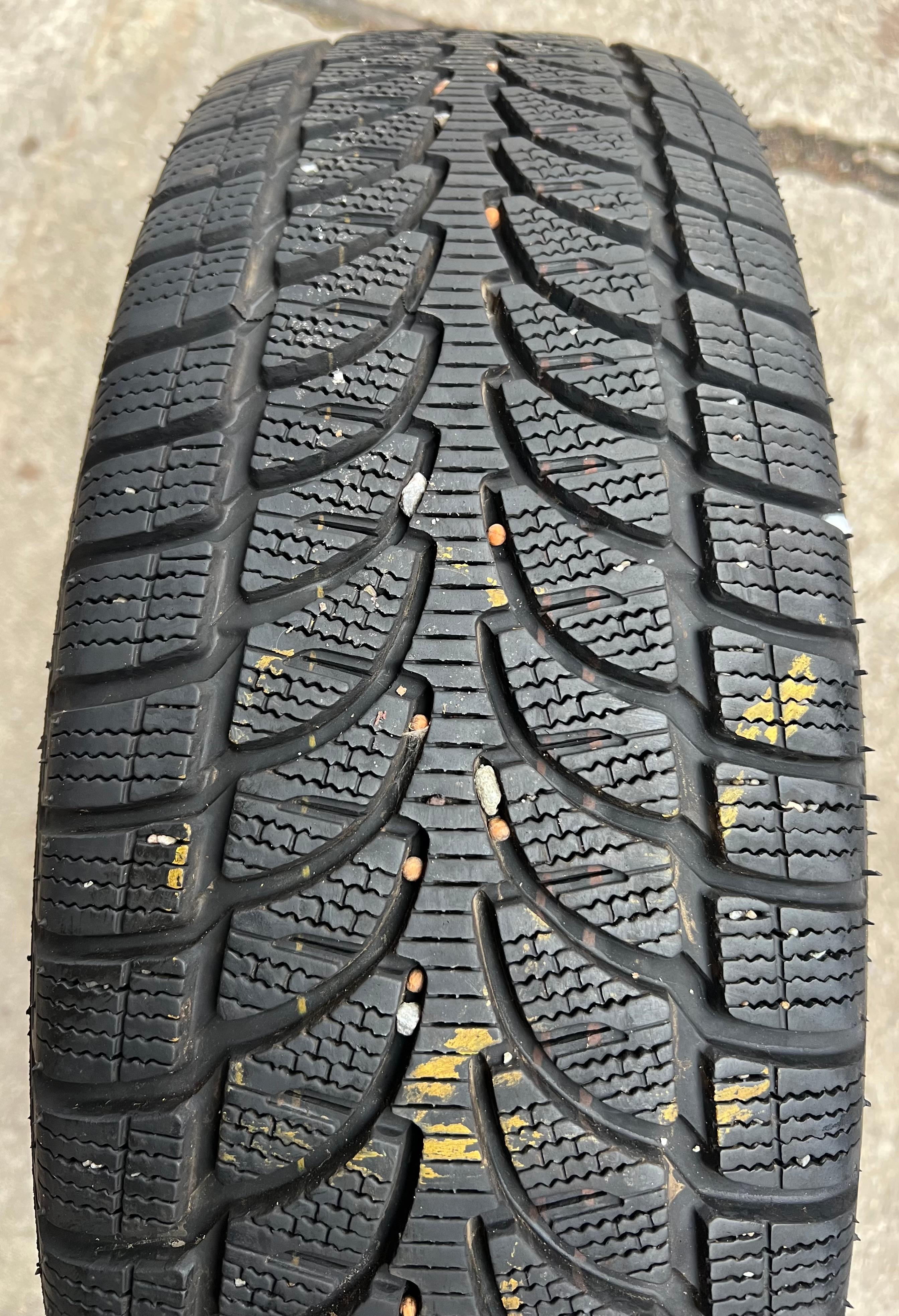1 x 215/70R16 100T Winterreifen Bridgestone Blizzak LM80 Evo 7,5mm 2018