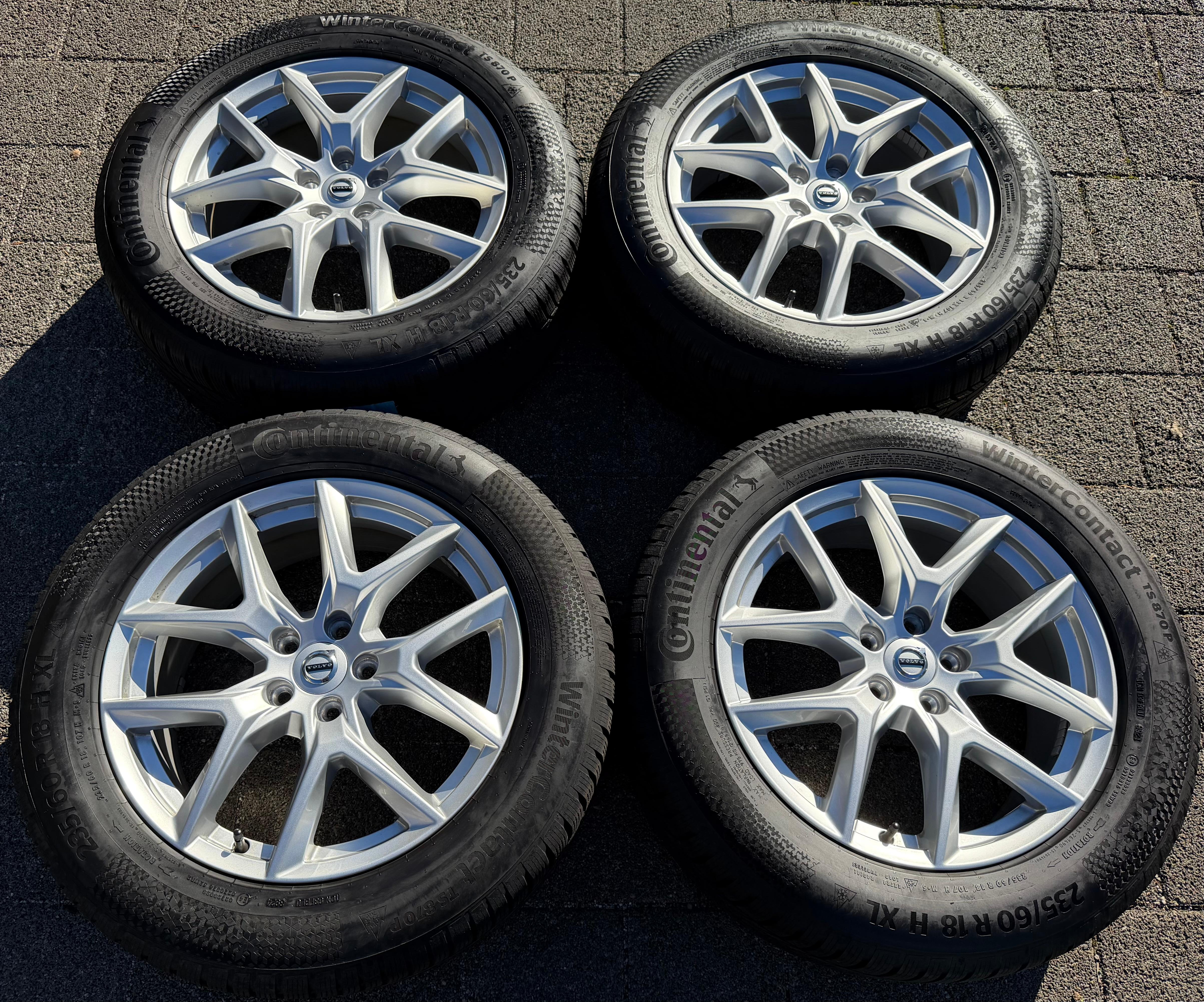 4 ruedas de invierno de aleación originales de 18" Volvo XC60 II 31423851 235/60R18 107H Continental 2025