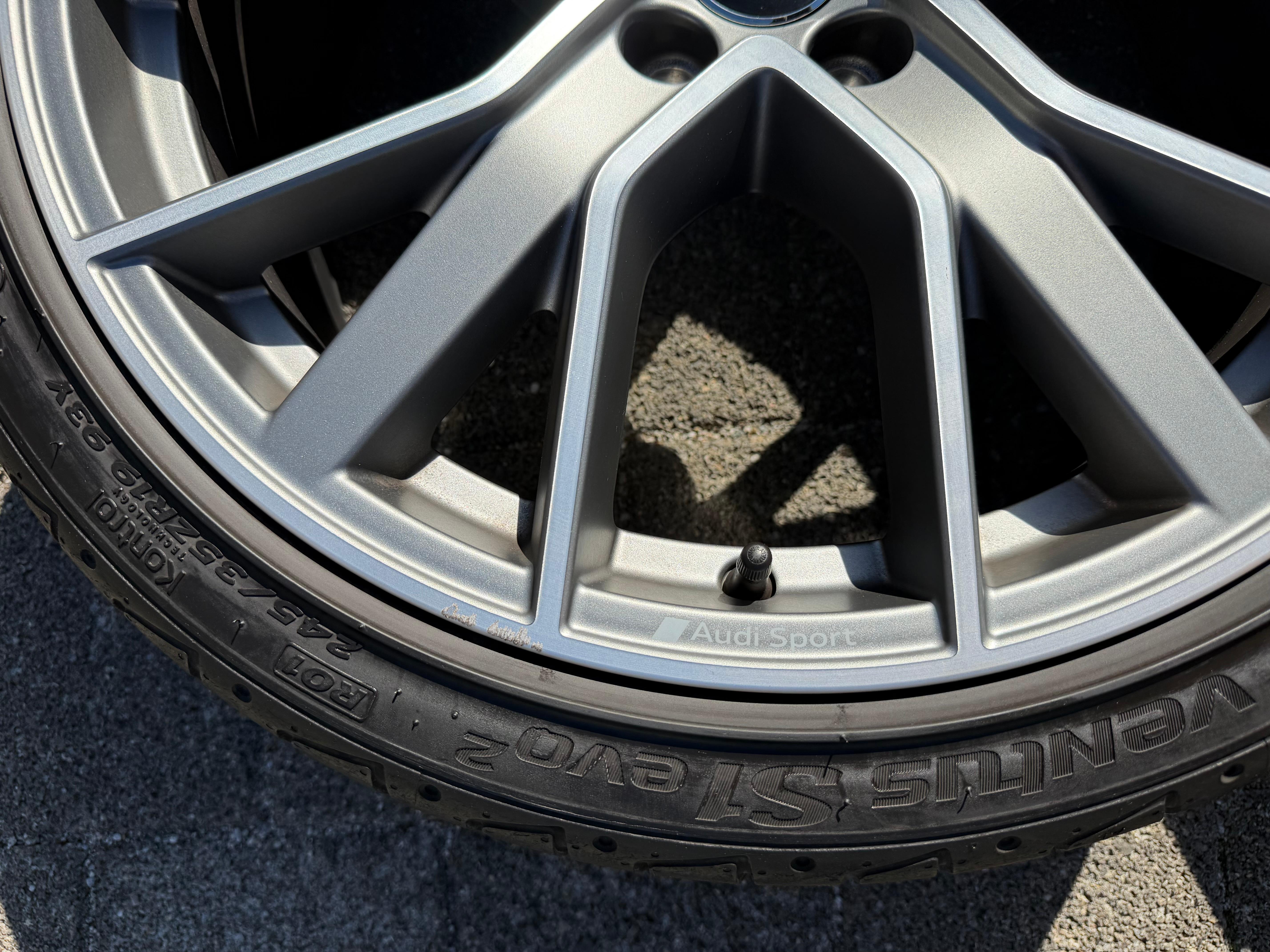 4 originele 19" lichtmetalen zomerwielen Audi A4 S4 8W B9 8W0601025DH 245/35R19 93Y Hankook