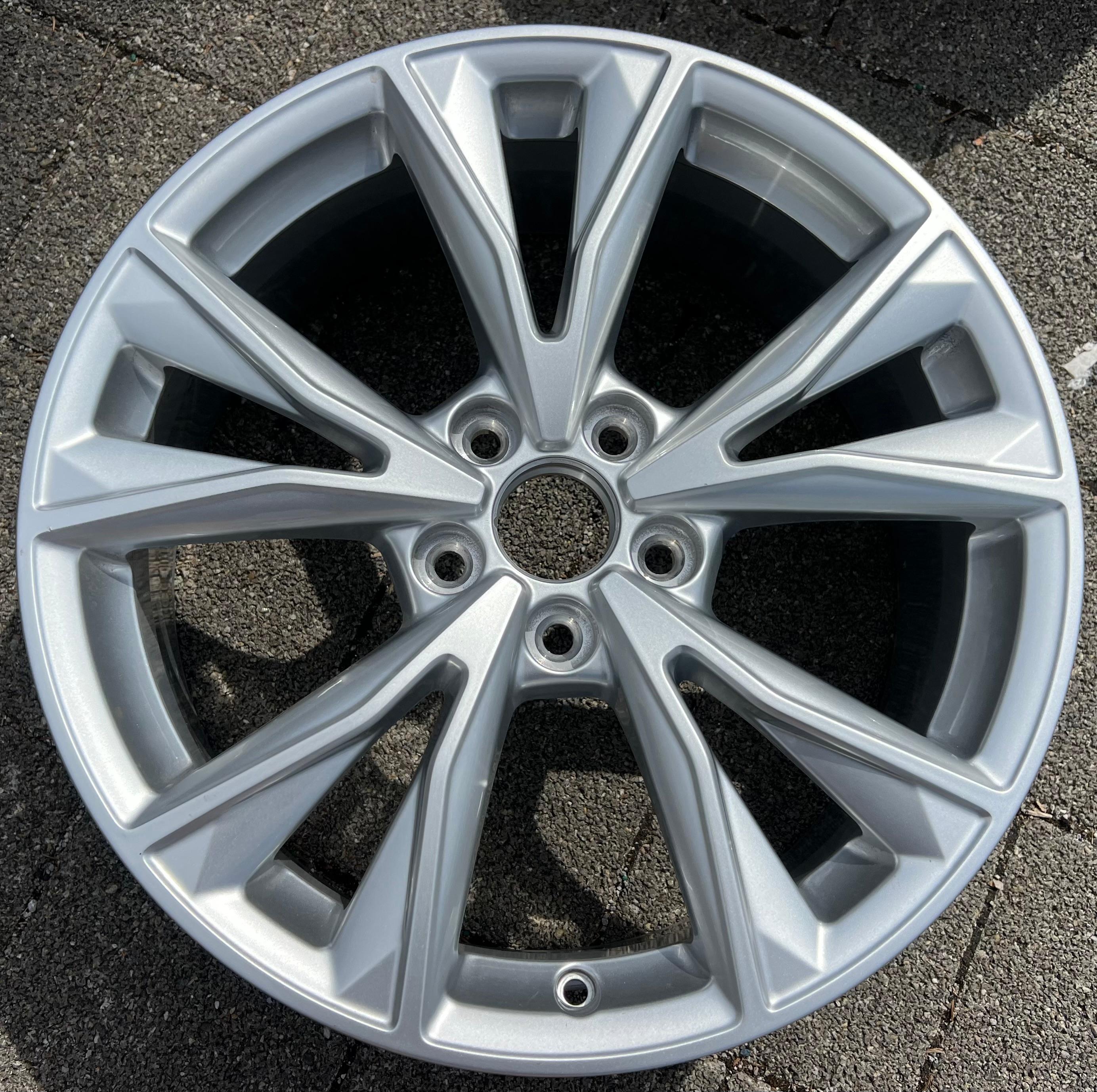 1 jante en aluminium d'origine Audi Q3 F3 83A601025K 18 pouces (7x18 ET43) - Livraison gratuite