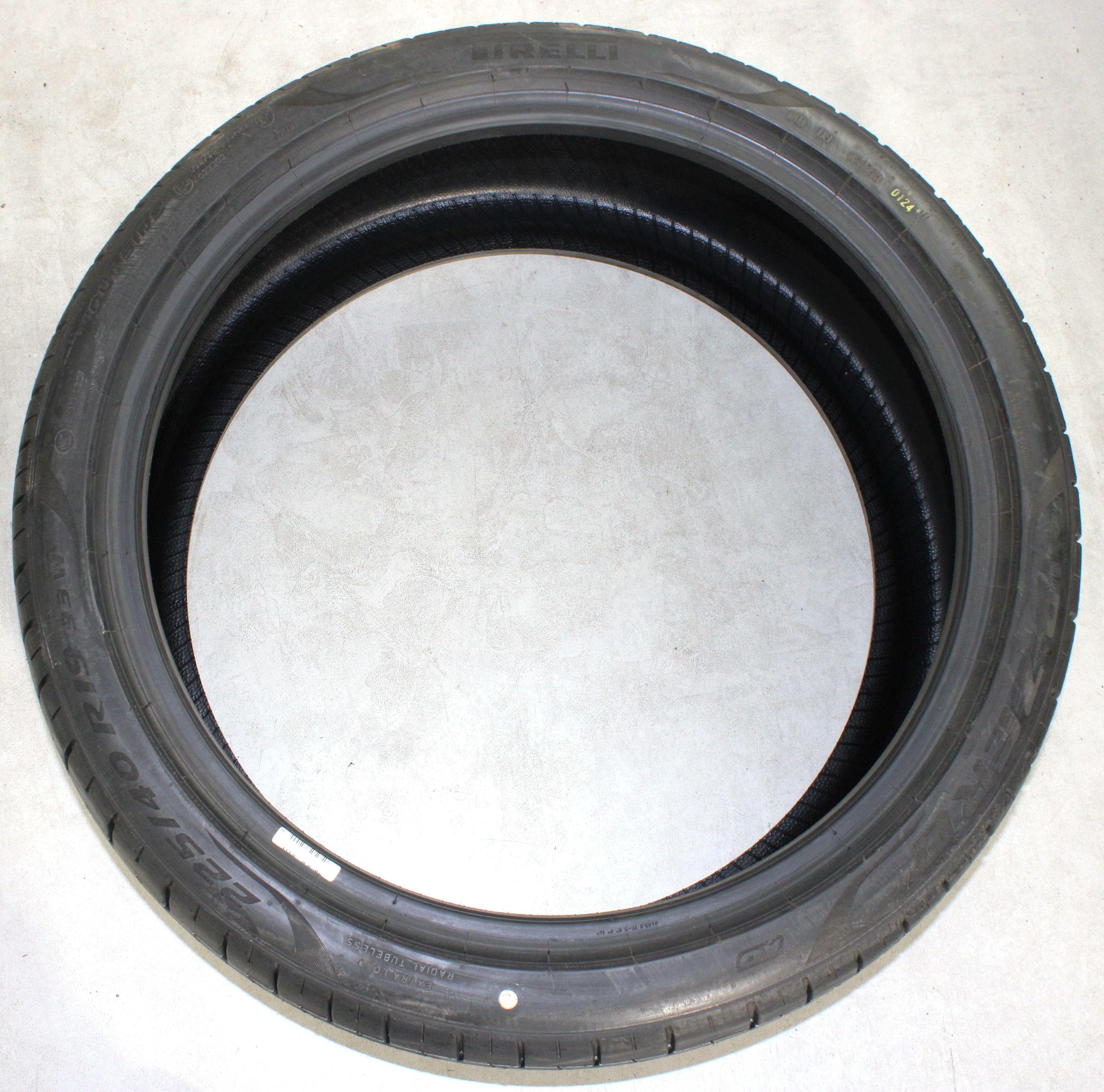 2 x 225/40R19 93W Sommerreifen Pirelli Pzero PZ4 AO Volles Profil 2024