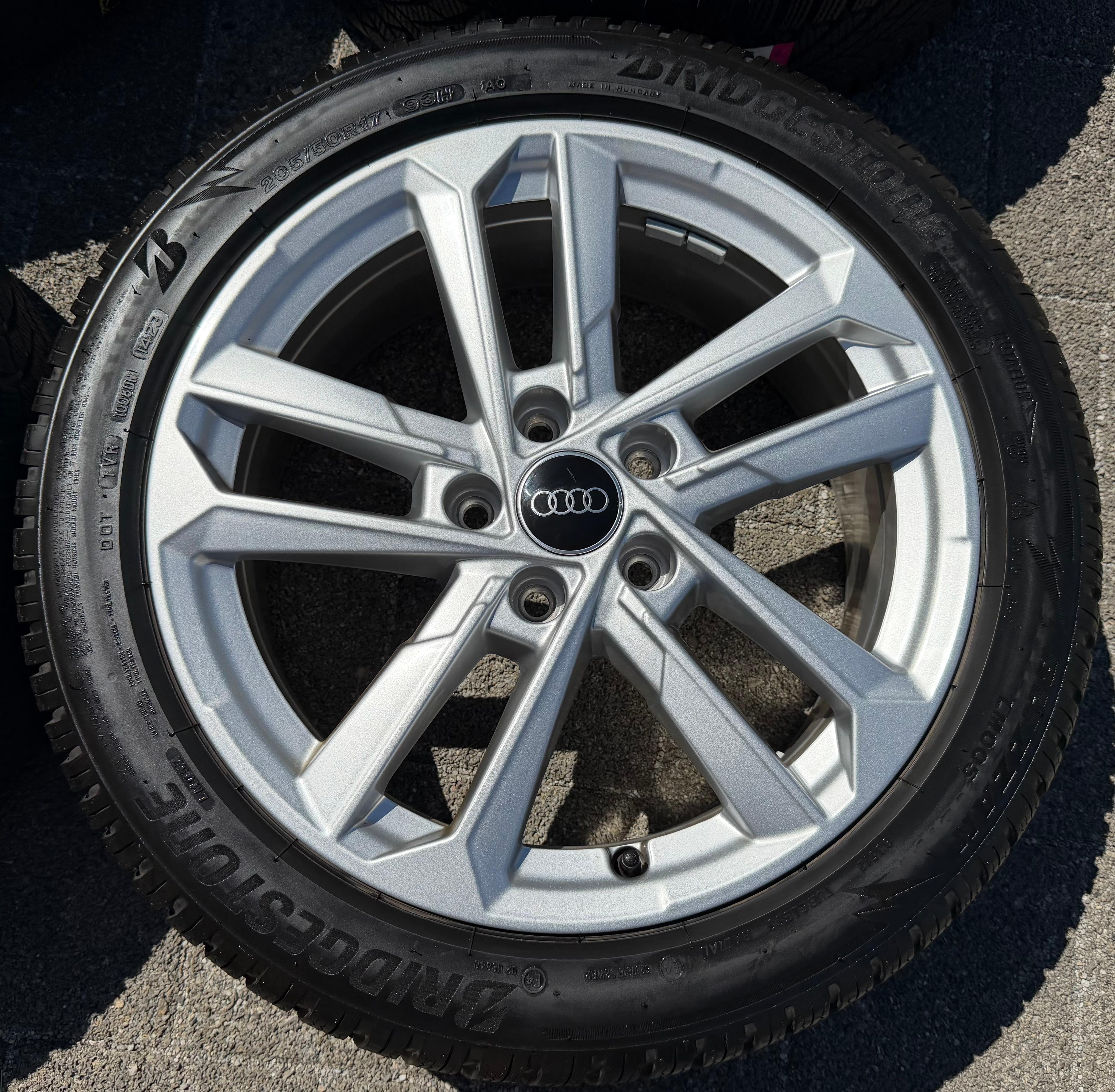 4 cerchi invernali originali in lega da 17" per Audi A3 S3 8V 8Y0601025L 205/50R17 93H Bridgestone 2023