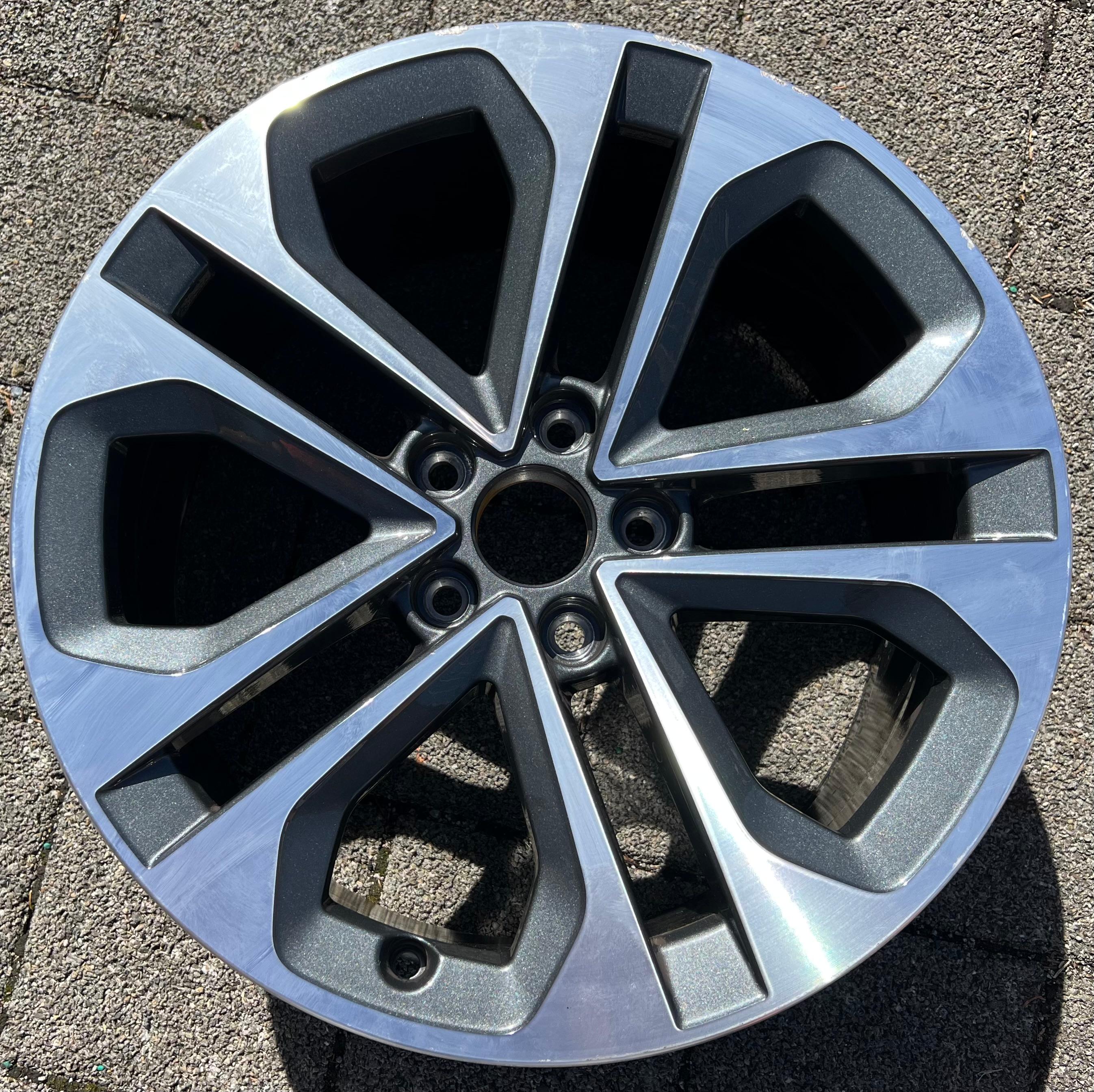 1 X ORIGINAL 18" ALUFELGE AUDI A3 S3 8Y 8Y0601025CE 8x18 ET46 FREIHAUS