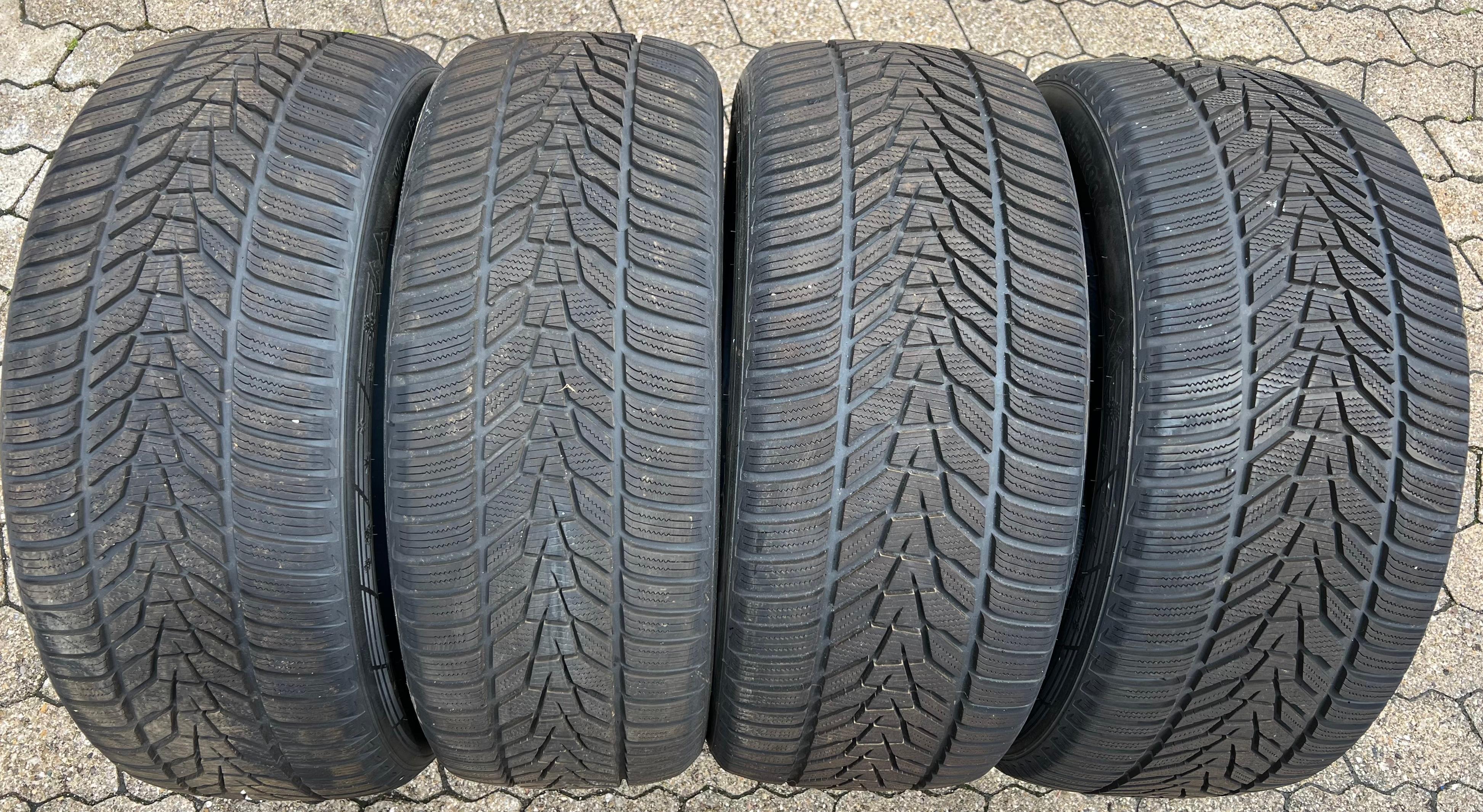 2 x 255/50R20 109V 2 x 285/45R20 112V Winterreifen Hankook Winter I*Cept Evo 3 X 7,5-8mm 2024