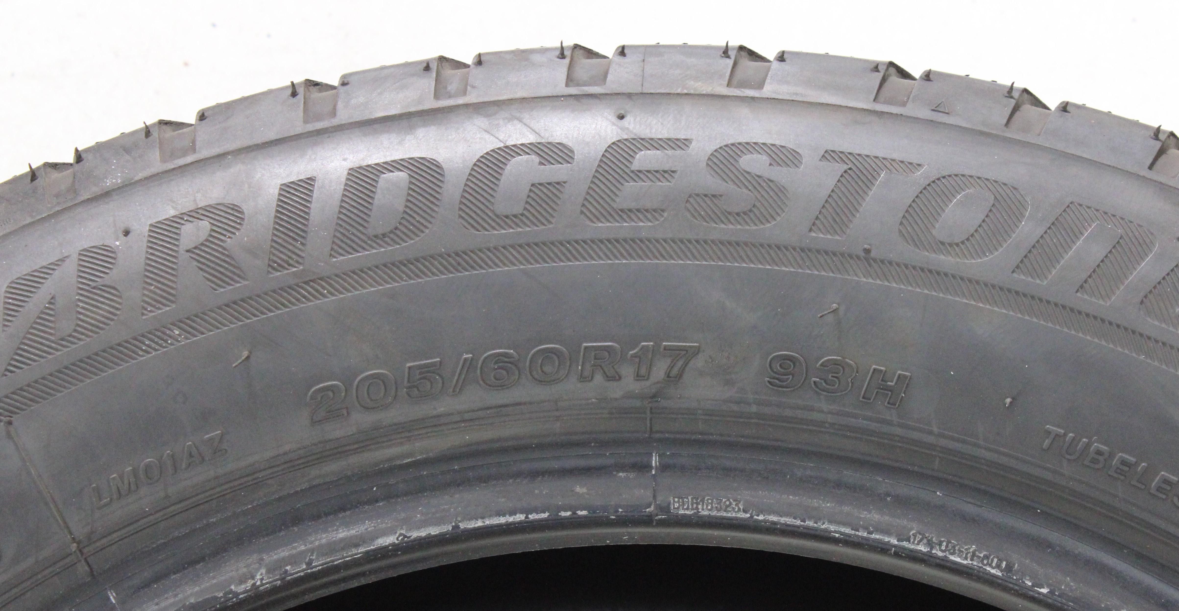 2 x 205/60R17 93H Winterreifen Bridgestone Blizzak LM001 * 1x5-5,5mm/1x6mm 2016/2018