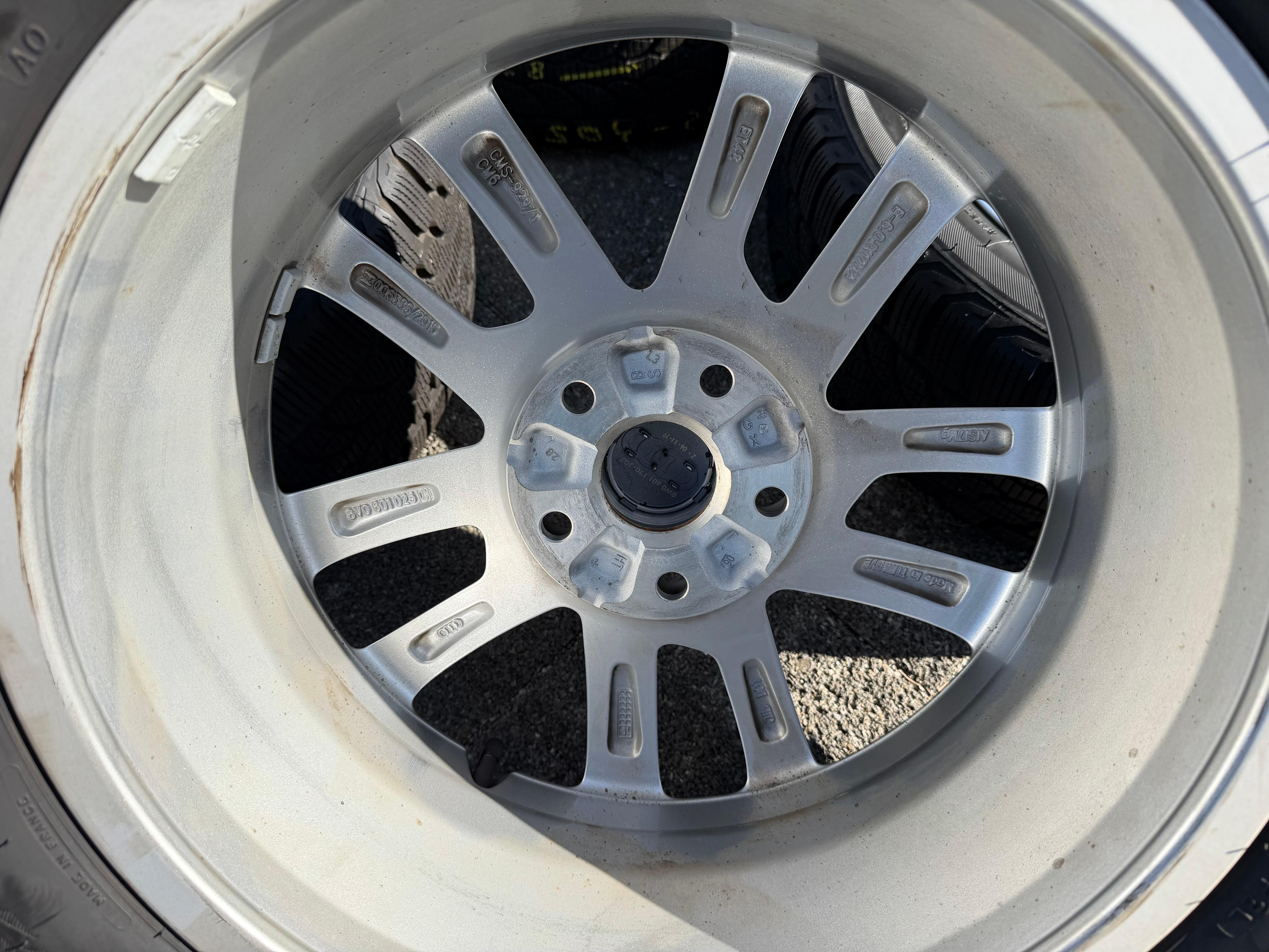 4 Original 17" Alu Winterräder Audi A3 S3 8V 8V0601025DH 205/50R17 93H Bridgestone